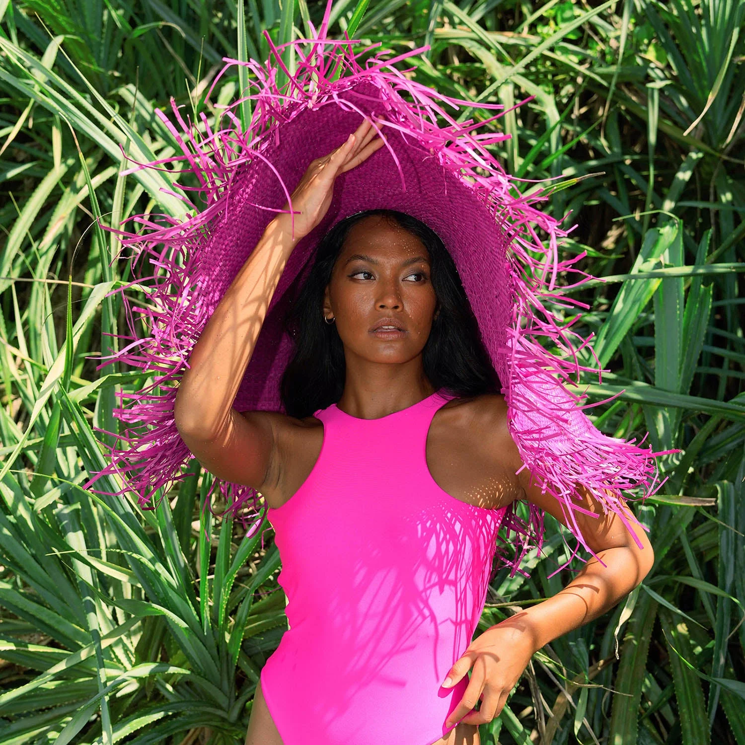 AMORA Oversized Woven Straw Hat in Hot Pink - Image 5
