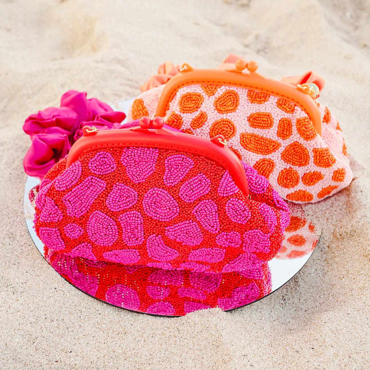 ARNOLDI JEAN Hand-beaded Clutch, in Red & Pink - Image 2
