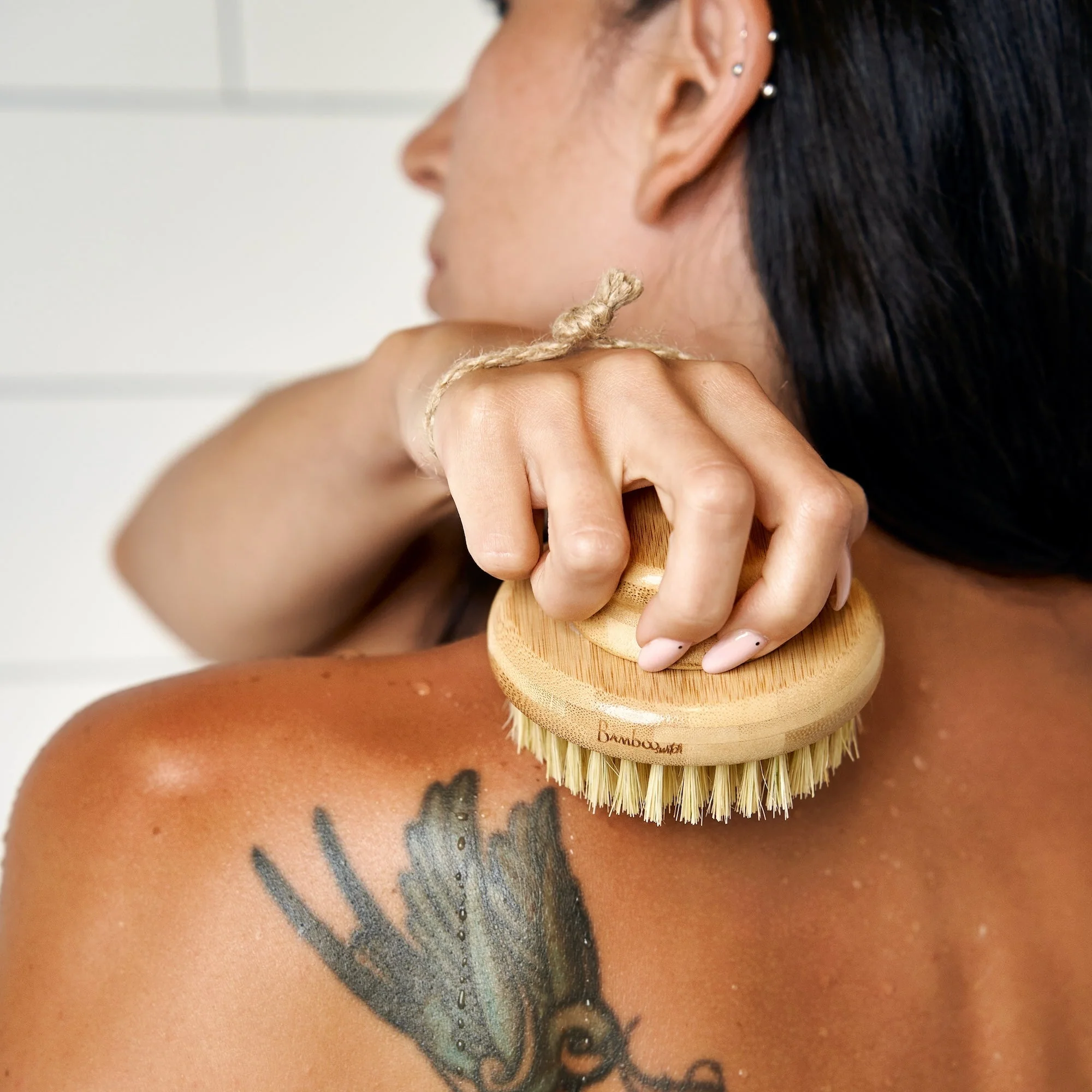 Bamboo Rounded Dry Brush with Natural Bristles - Image 3