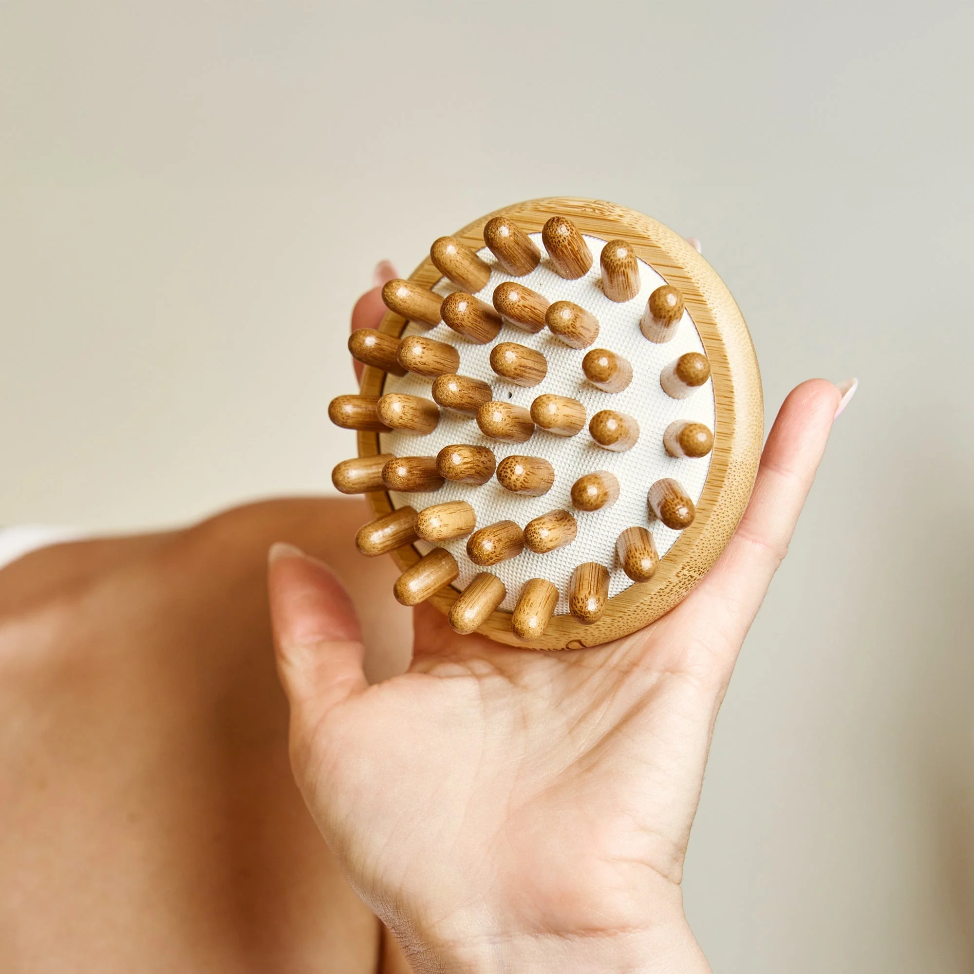 Bamboo Stimulating Scalp Massager - Image 2