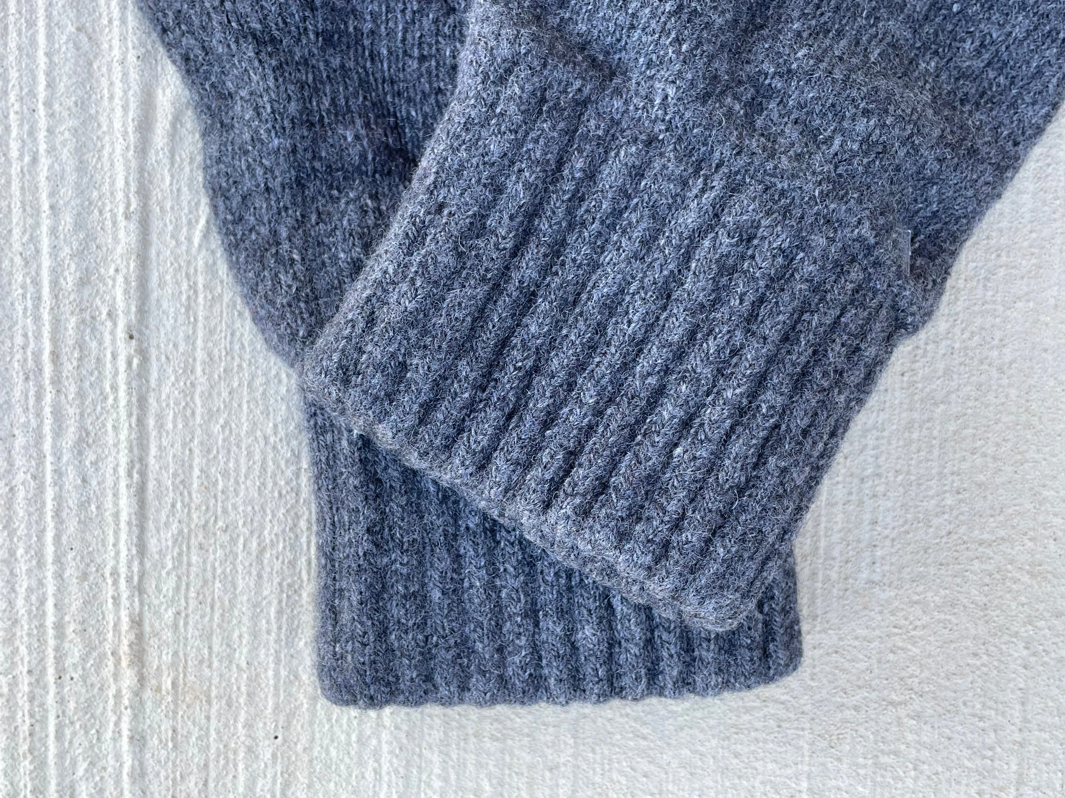 Bedford Recycled Cashmere Gloves - Charcoal - Image 3
