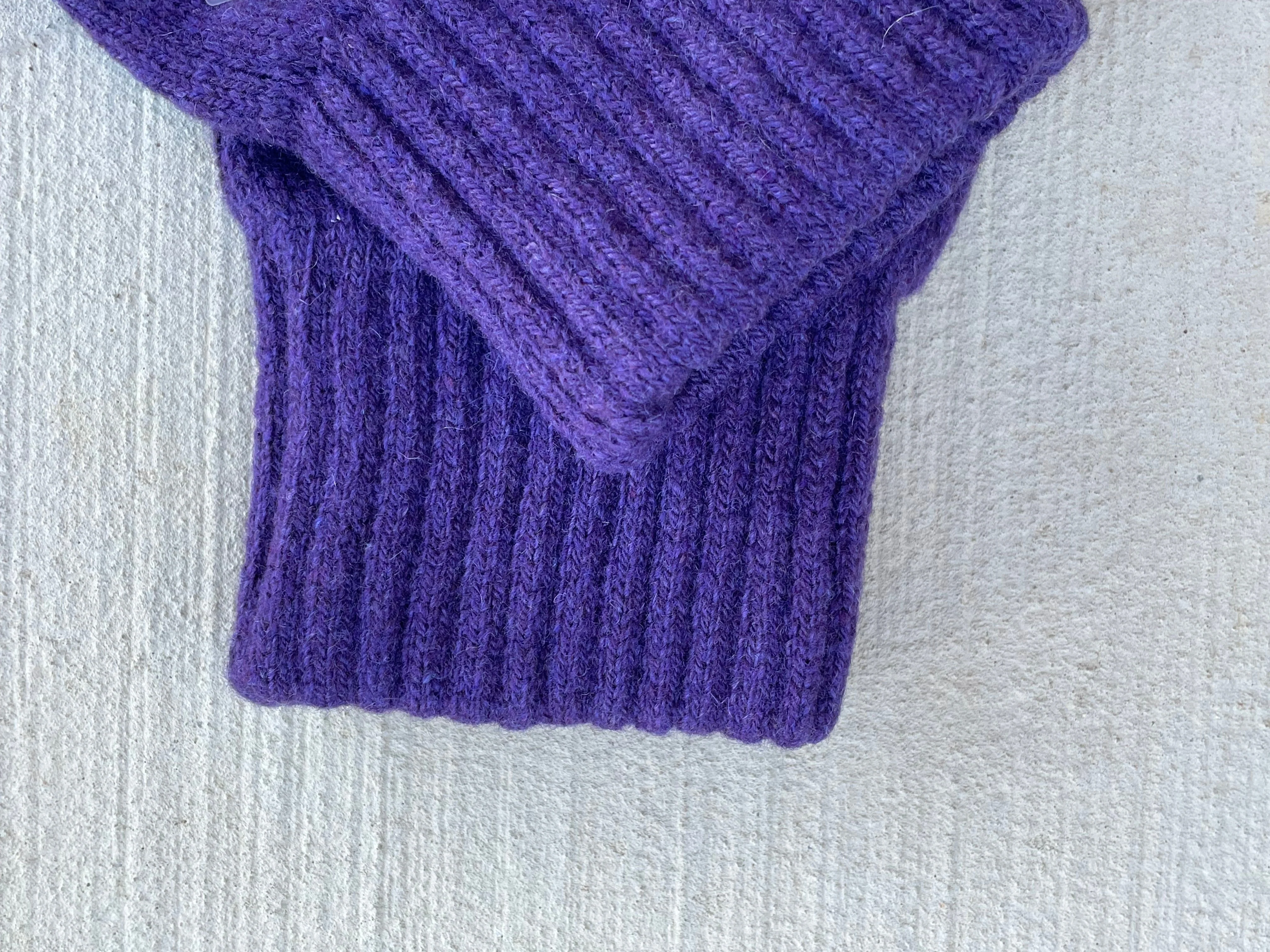 Bedford Recycled Cashmere Gloves - Violet - Image 3
