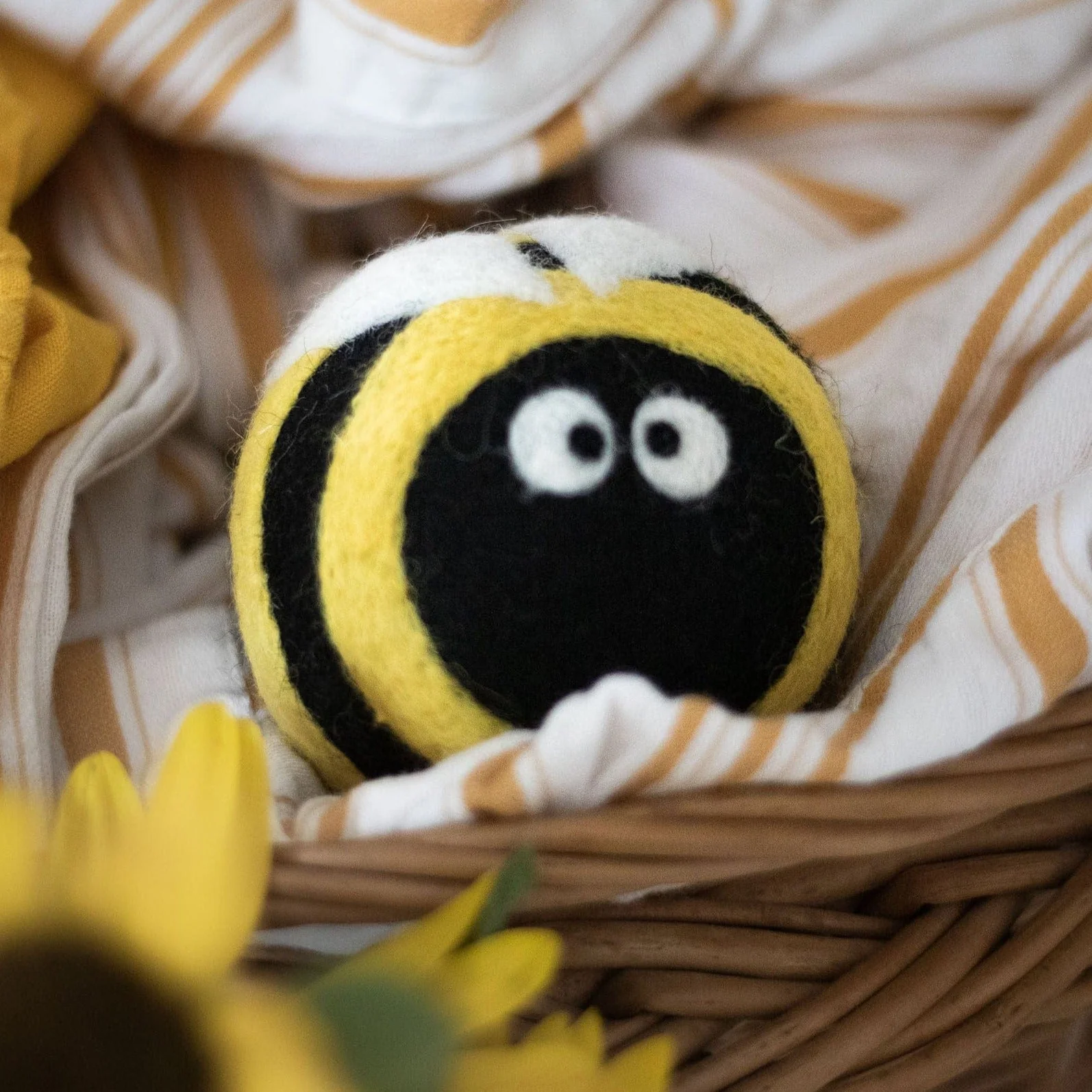 Bee Trio - Image 5