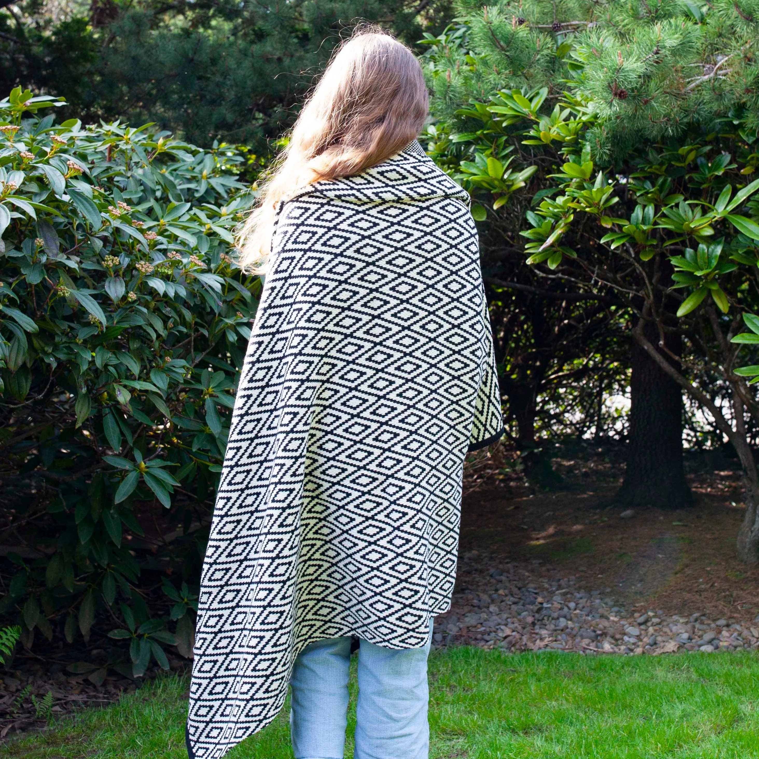 Bella Vista Throw - Image 4
