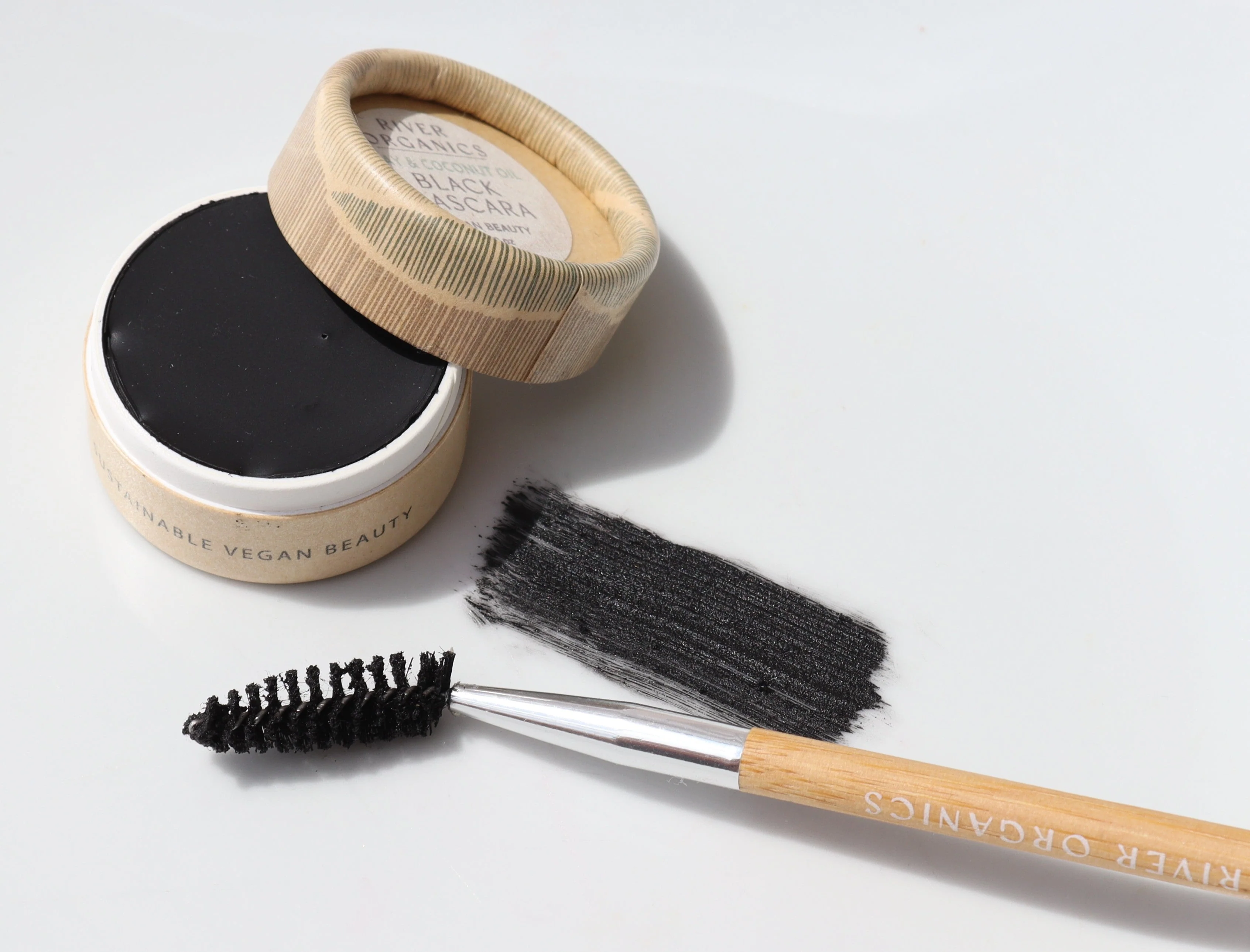 Black Vegan Zero-Waste Mascara - Image 9