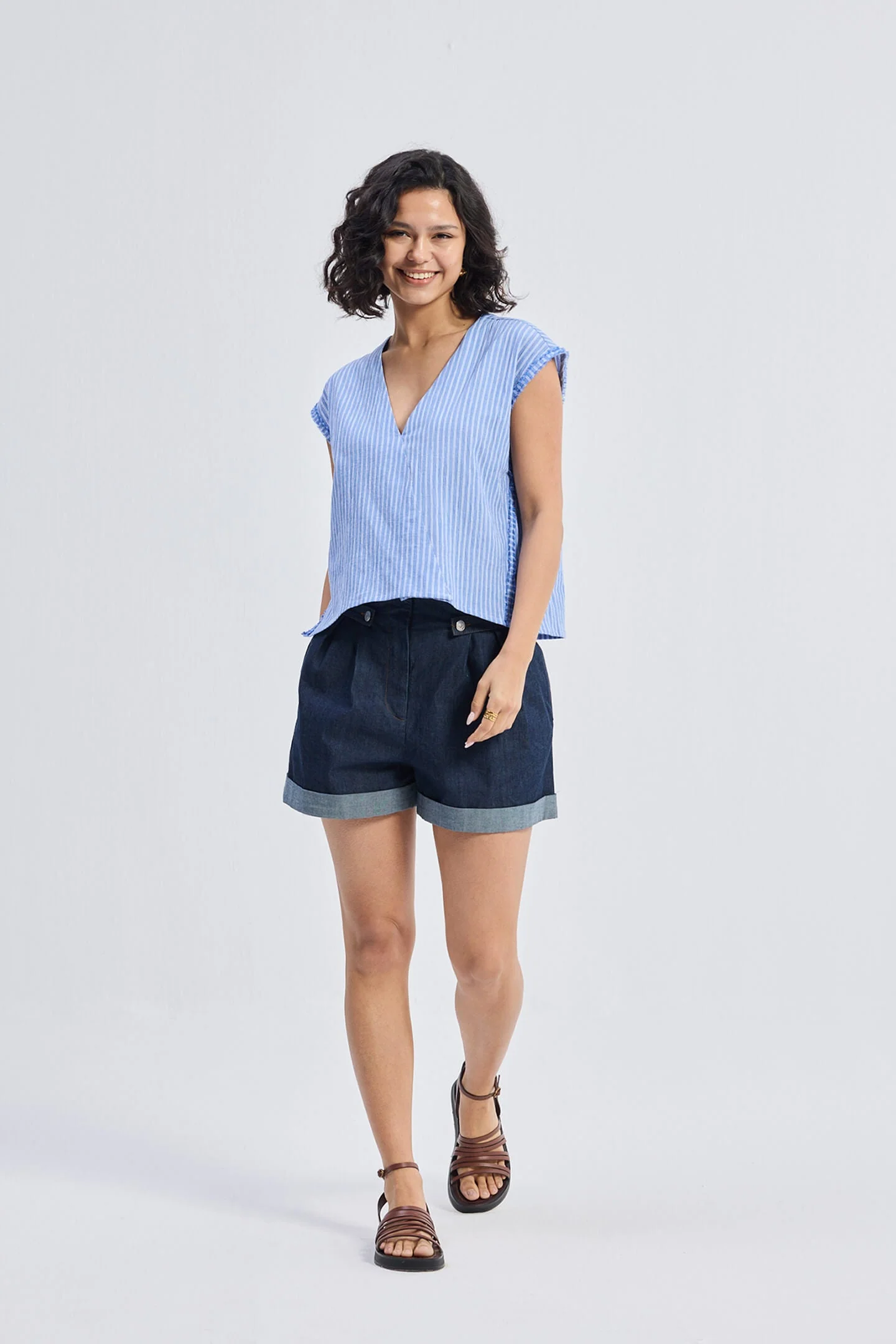 Boxy V-neck Top with Fray Detail - Image 6