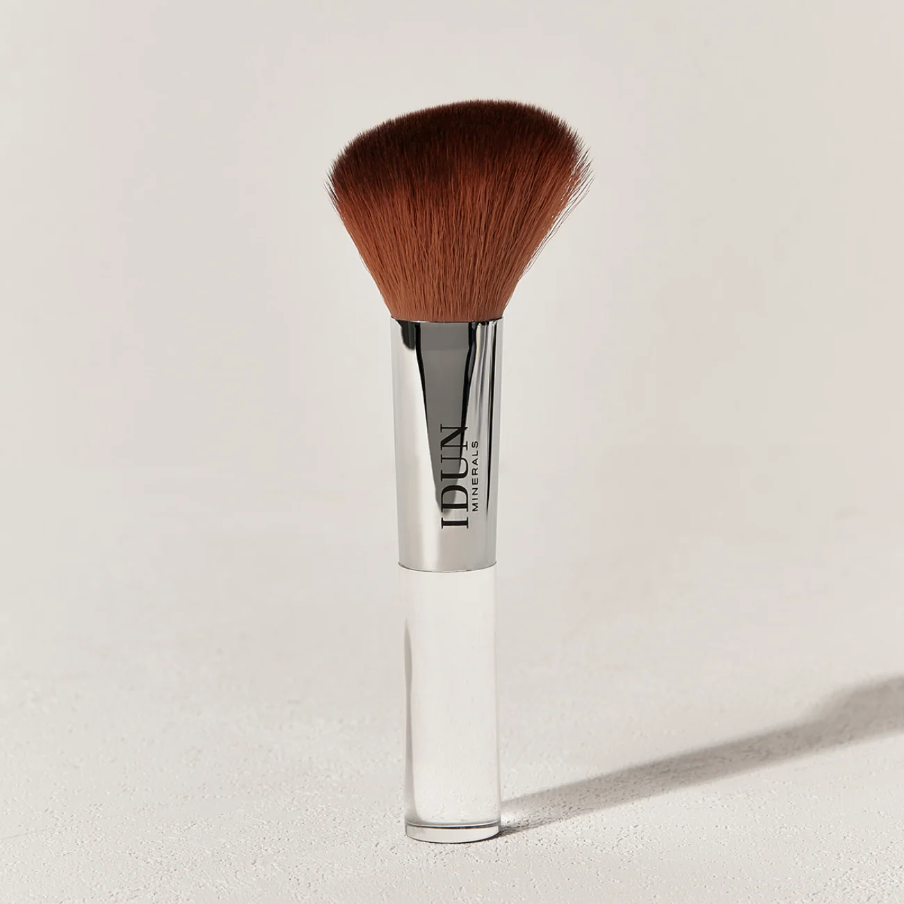 BRONZER / BLUSH BRUSH - Image 2