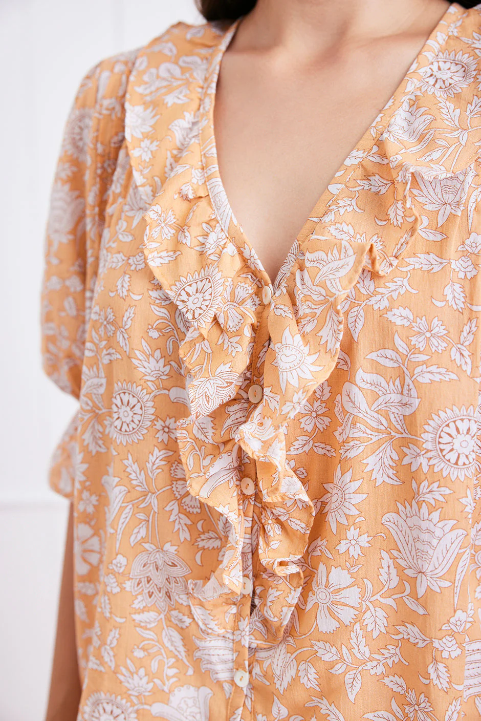Chloe Shirt in Poppy Garden - Image 5