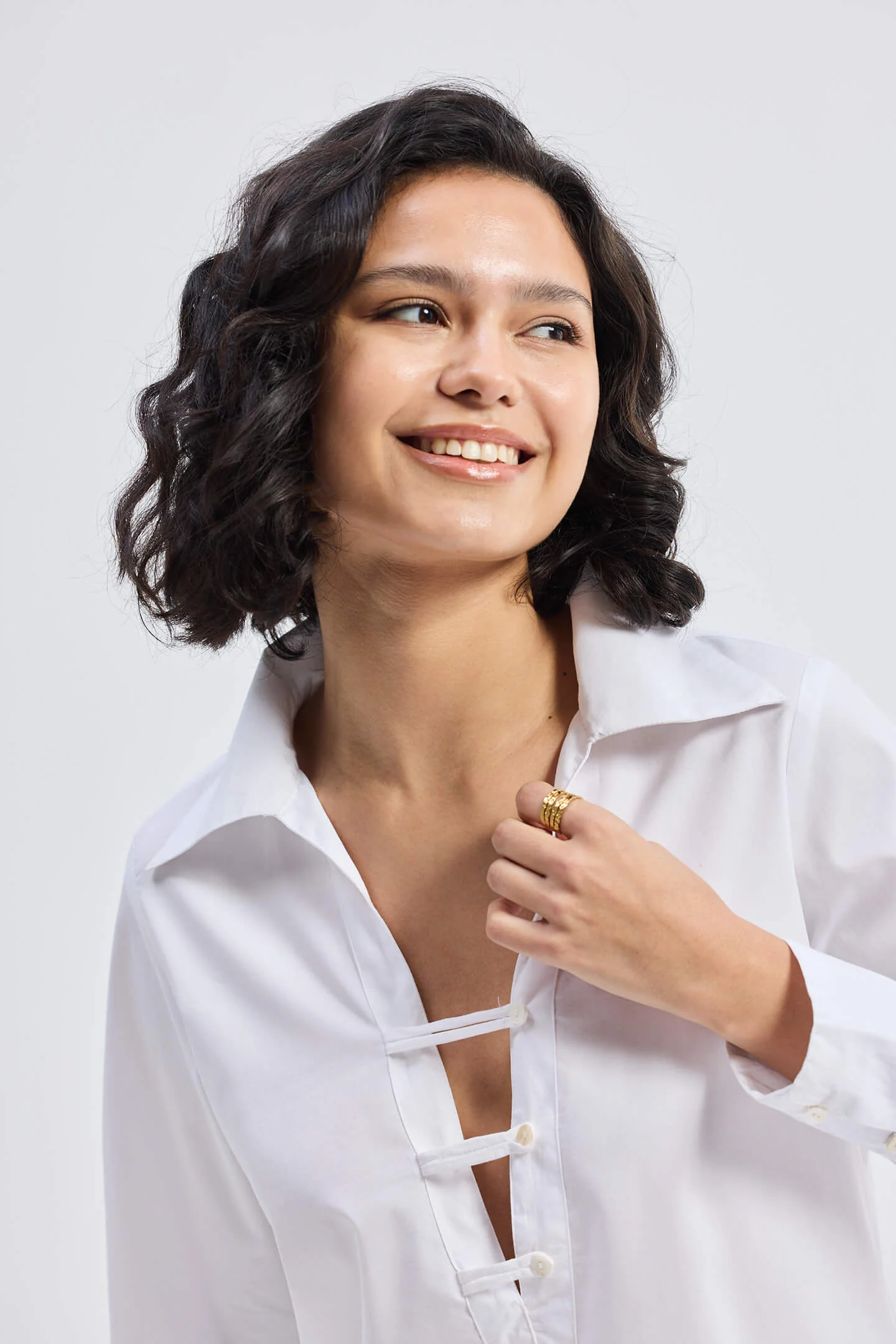 Crisp Details Button-down Shirt in White - Image 10