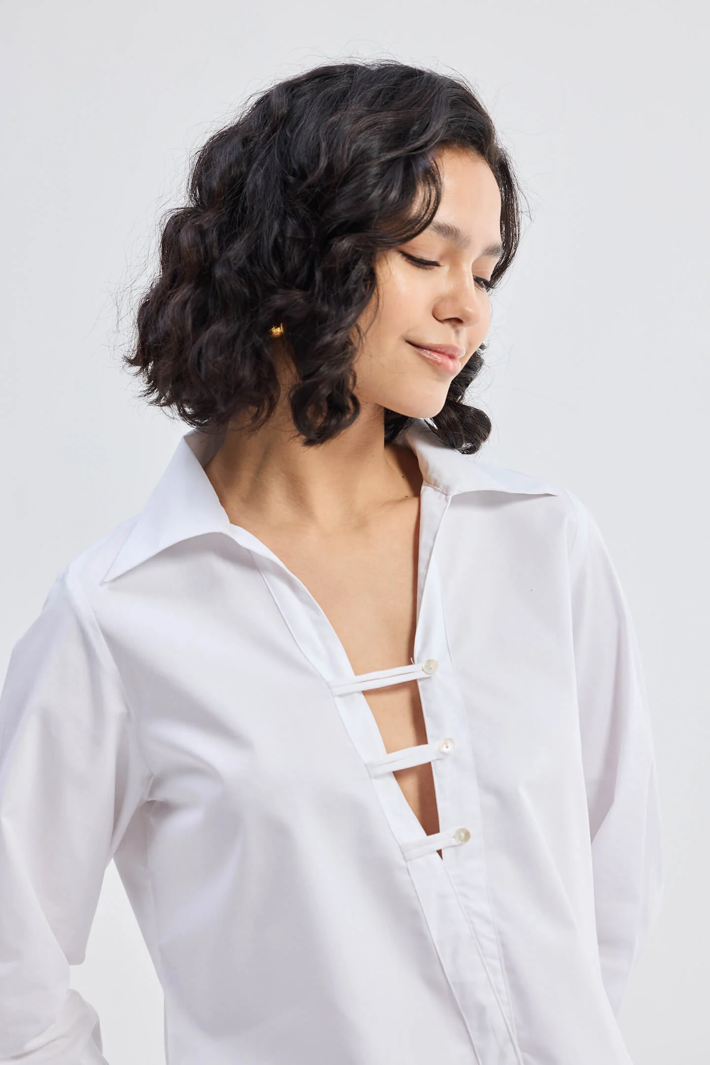 Crisp Details Button-down Shirt in White - Image 3