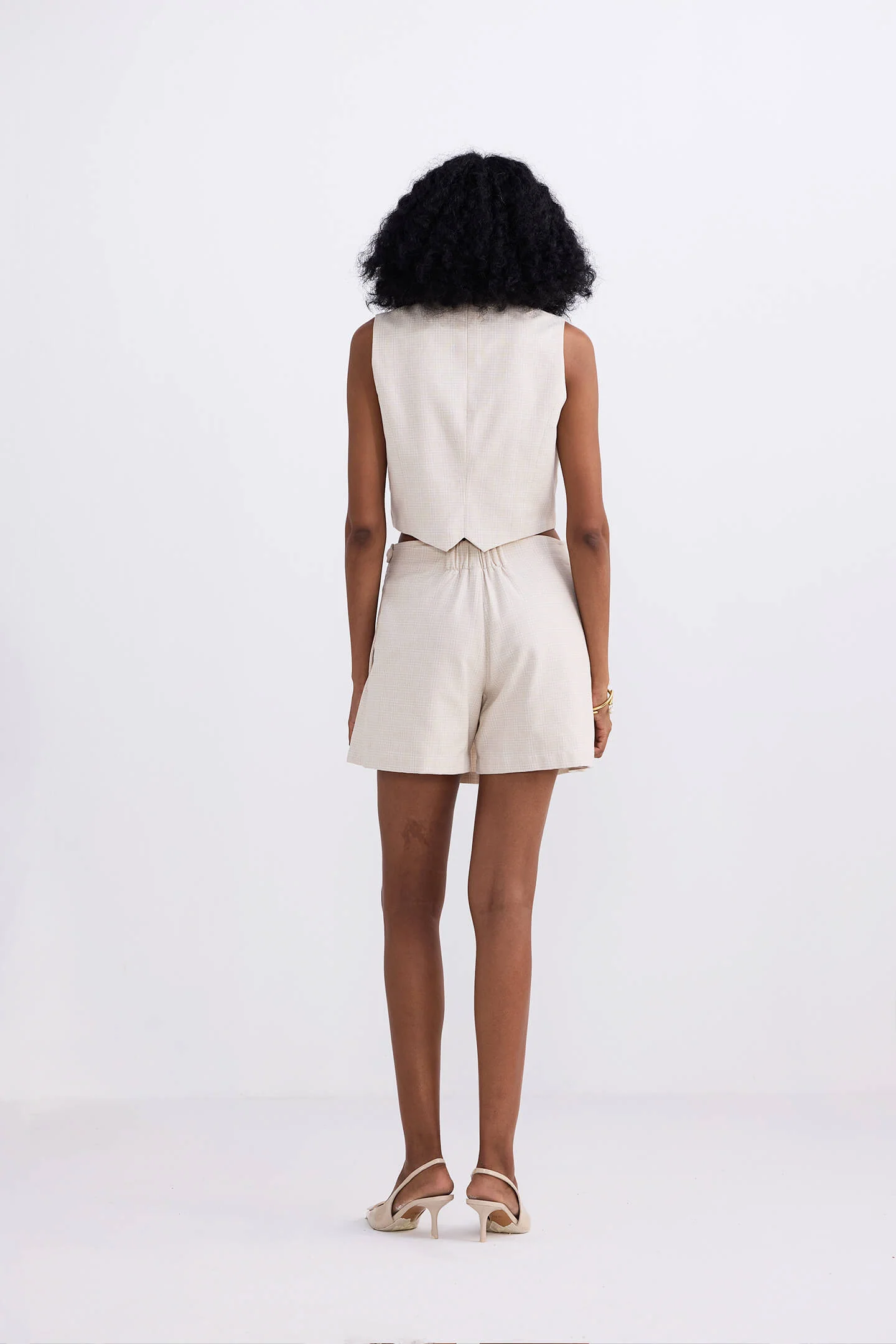 Cropped Cotton Tweed Vest in Cream - Image 2