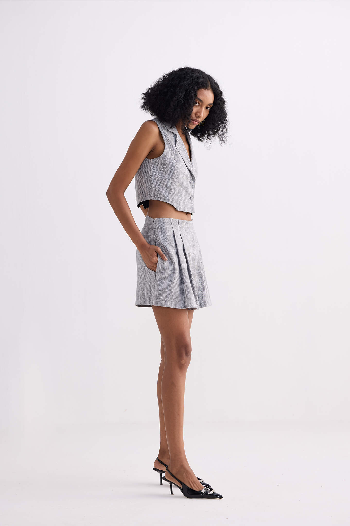 Cropped Cotton Tweed Vest in Grey - Image 3