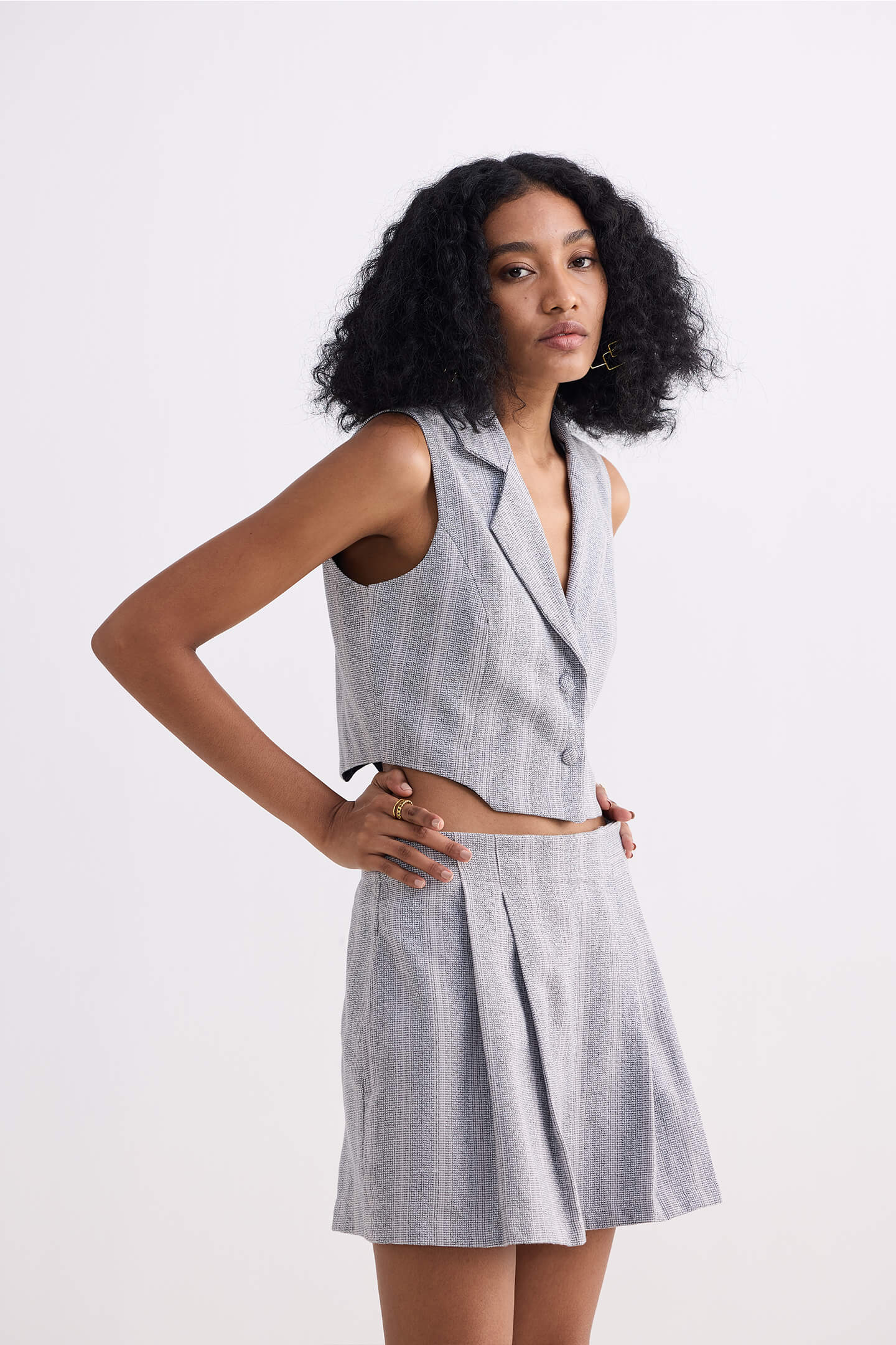 Cropped Cotton Tweed Vest in Grey - Image 6