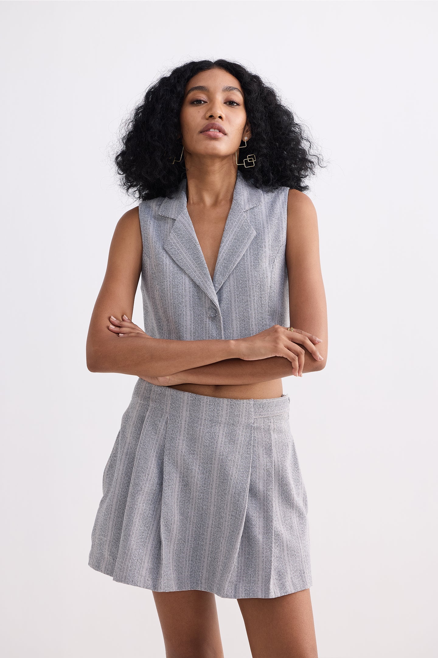 Cropped Cotton Tweed Vest Set in Grey - Image 4