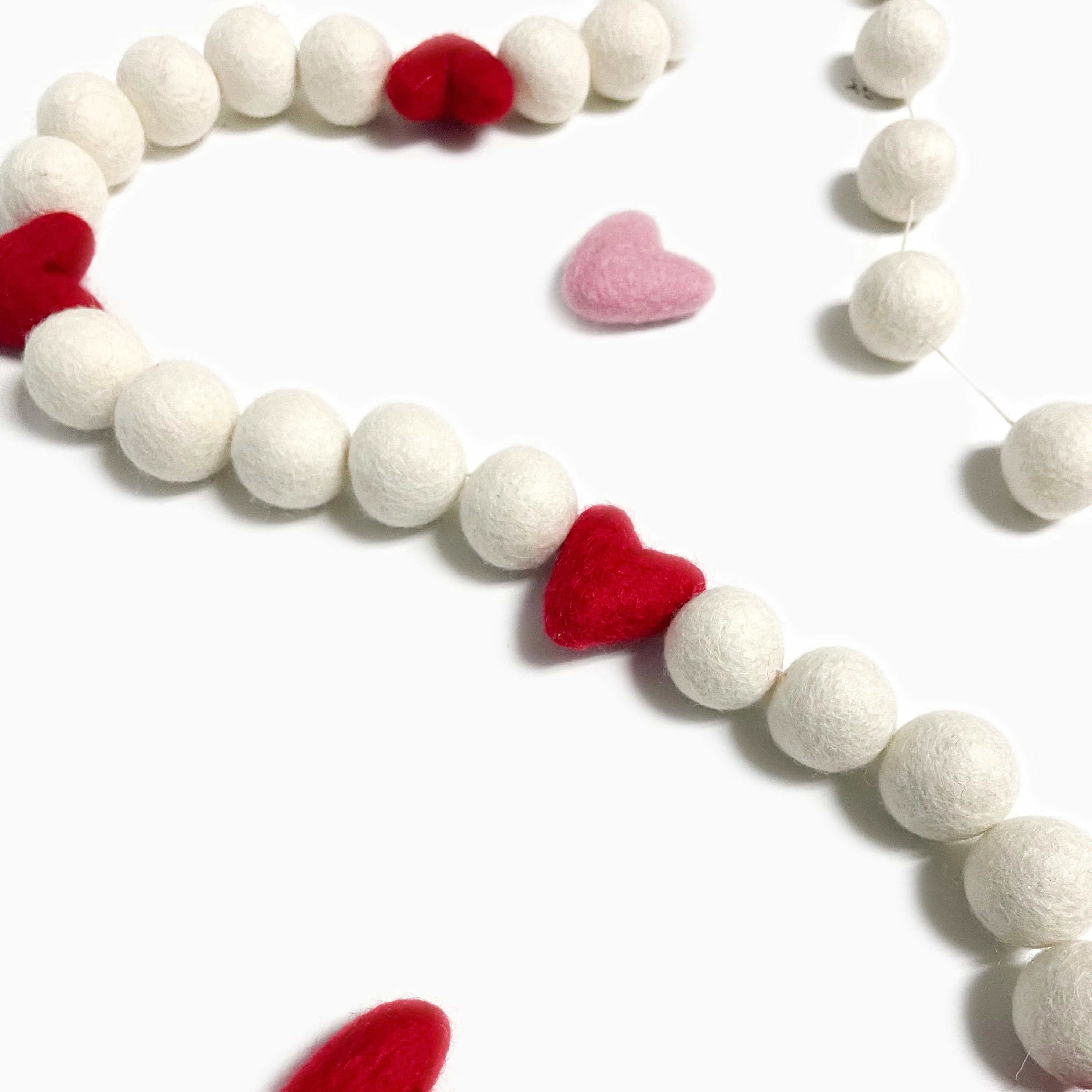 Cupid Eco Garland - Image 3