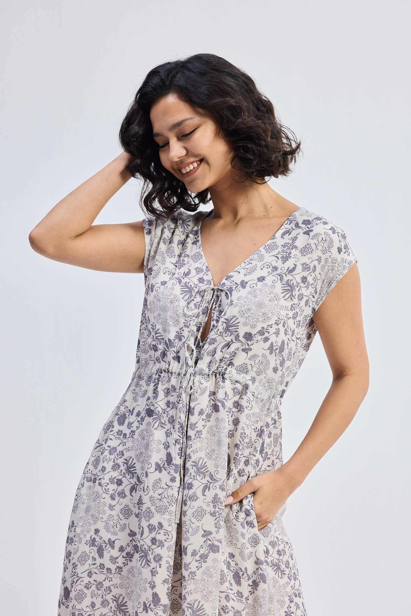 Deep V-neck Gathered Dress in Florals - Image 4