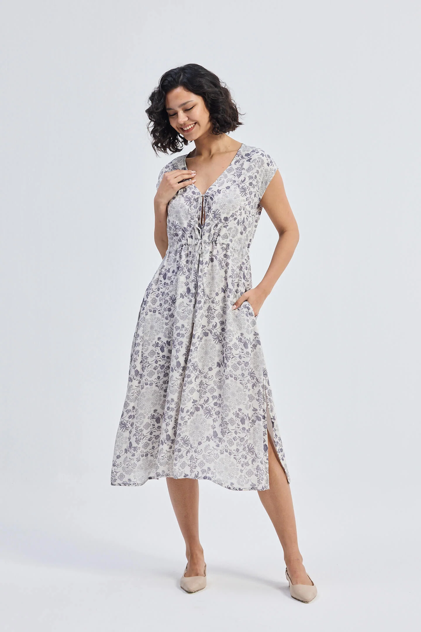 Deep V-neck Gathered Dress in Florals - Image 9