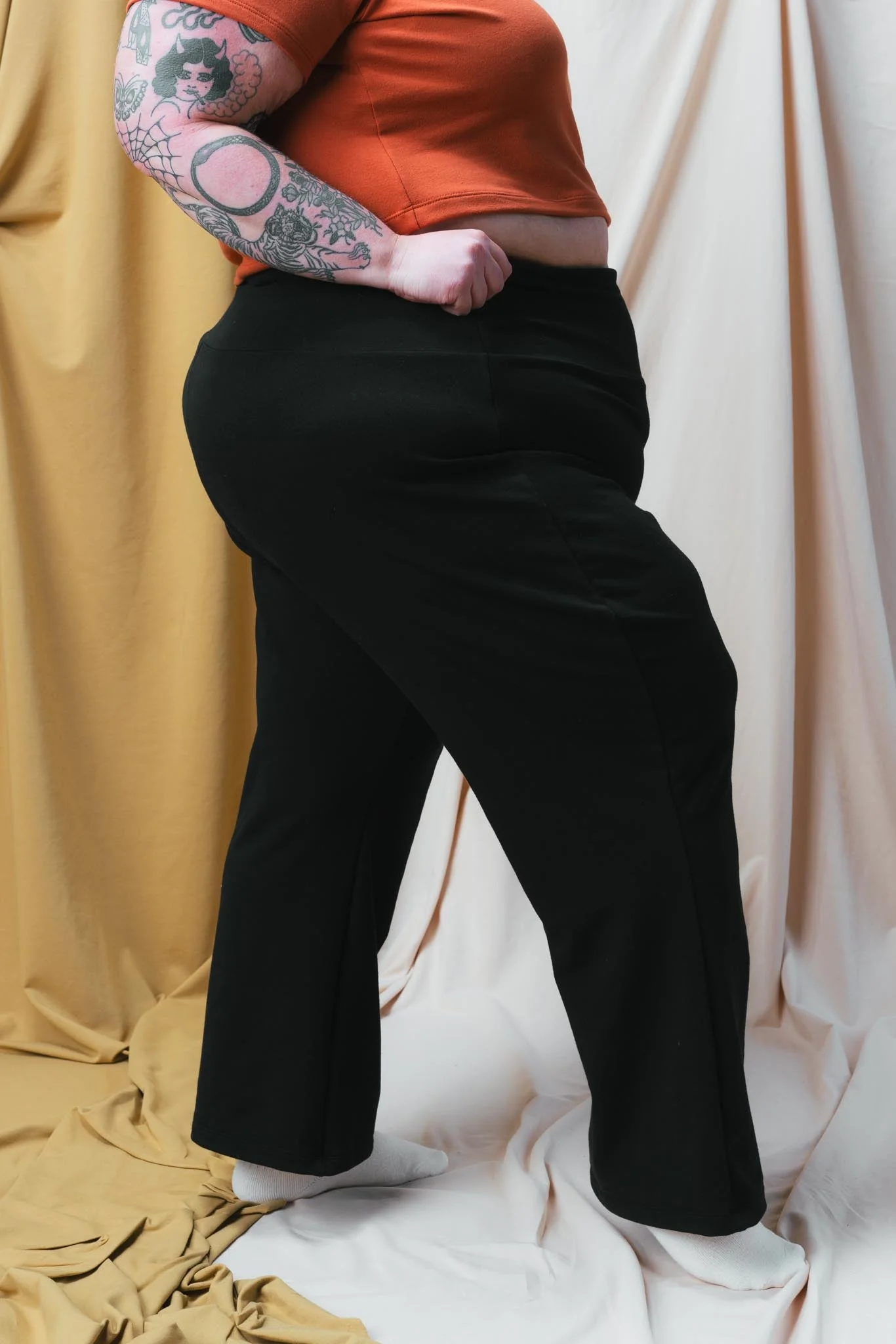 Eleanor Pants in Licorice - Image 4
