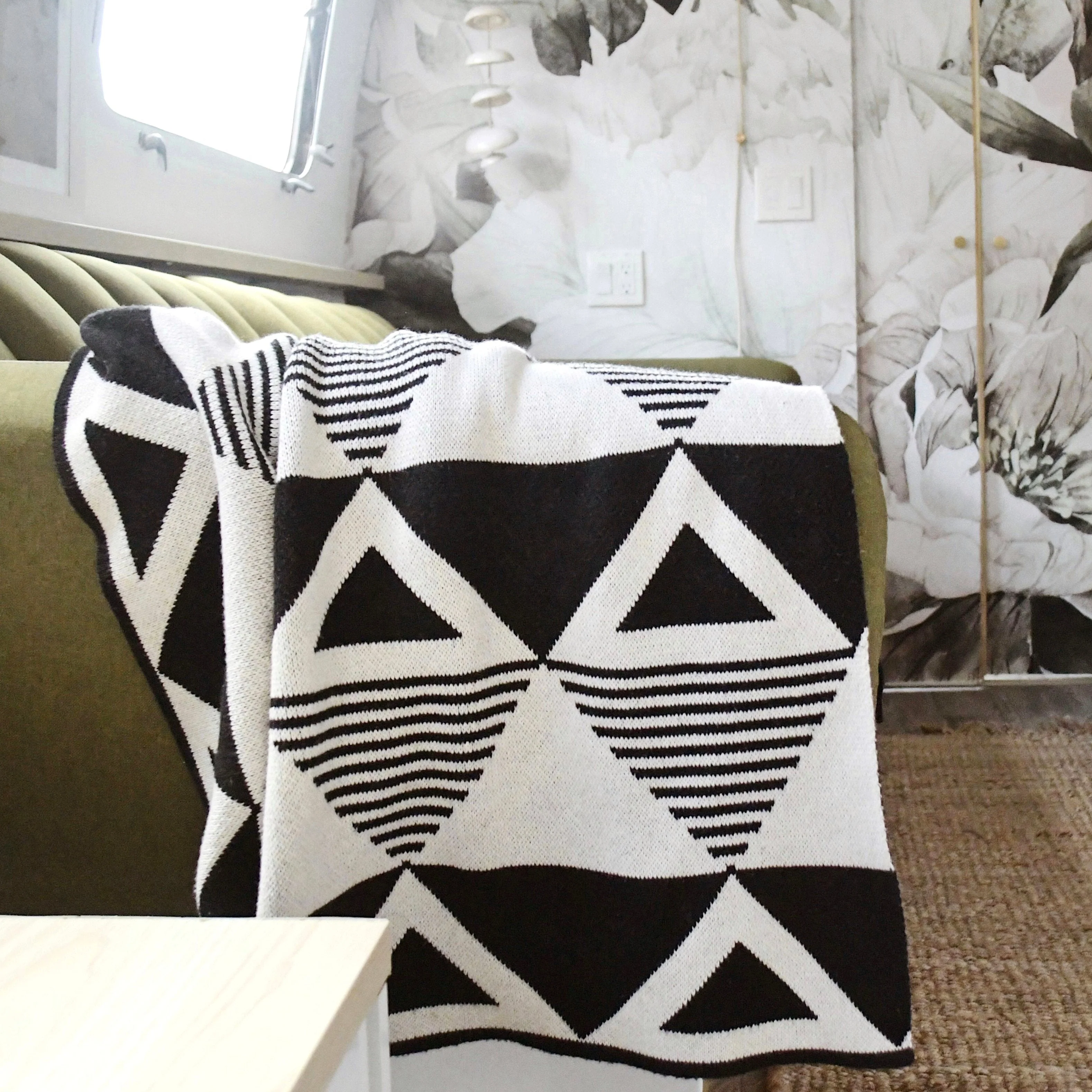 Envie Throw - Image 6