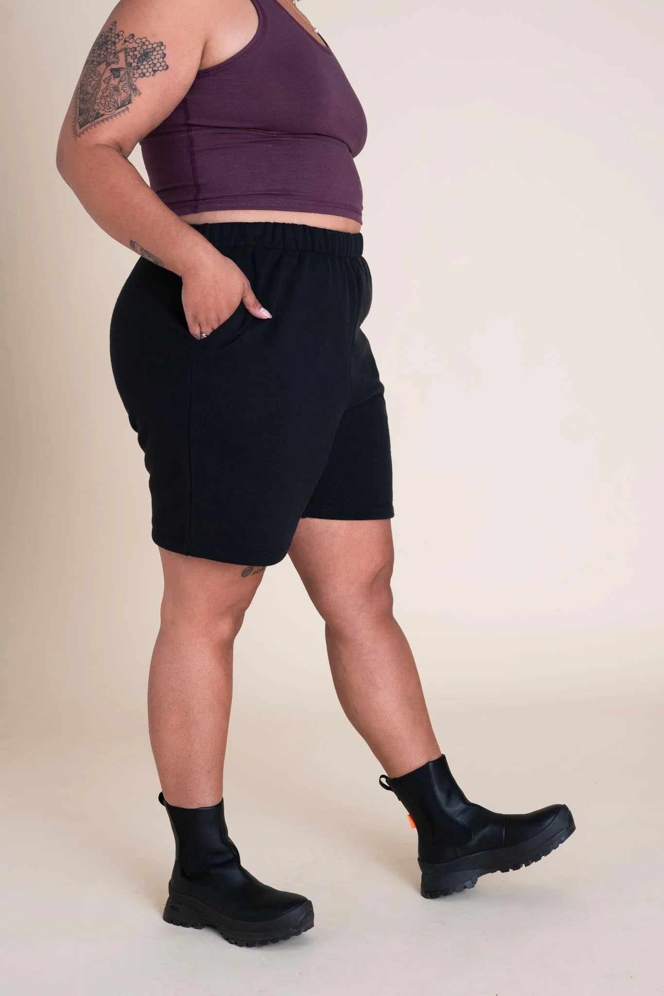 EveryBODY Shorts in Black - Image 3