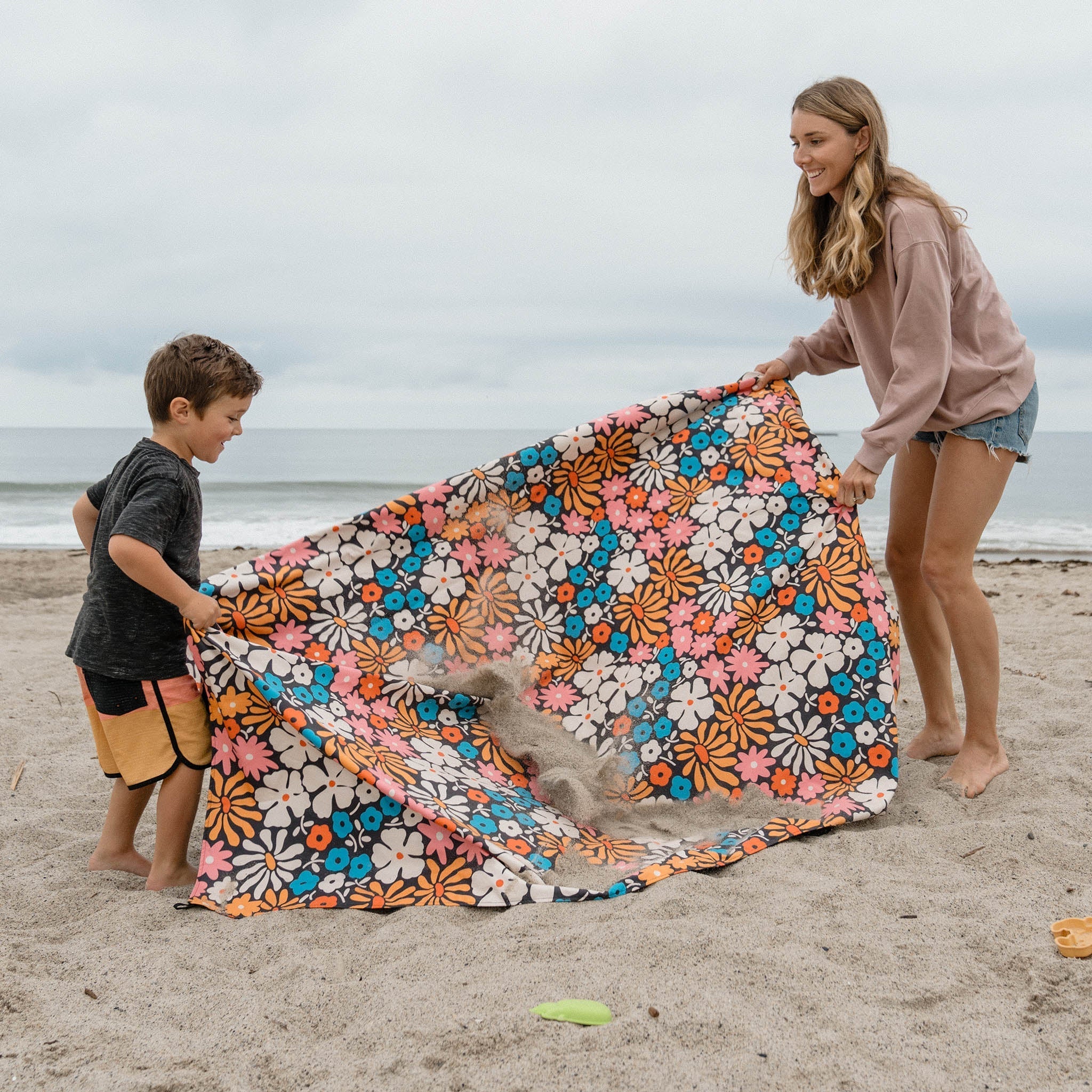 Festival Blanket: Hula Multi - Image 2