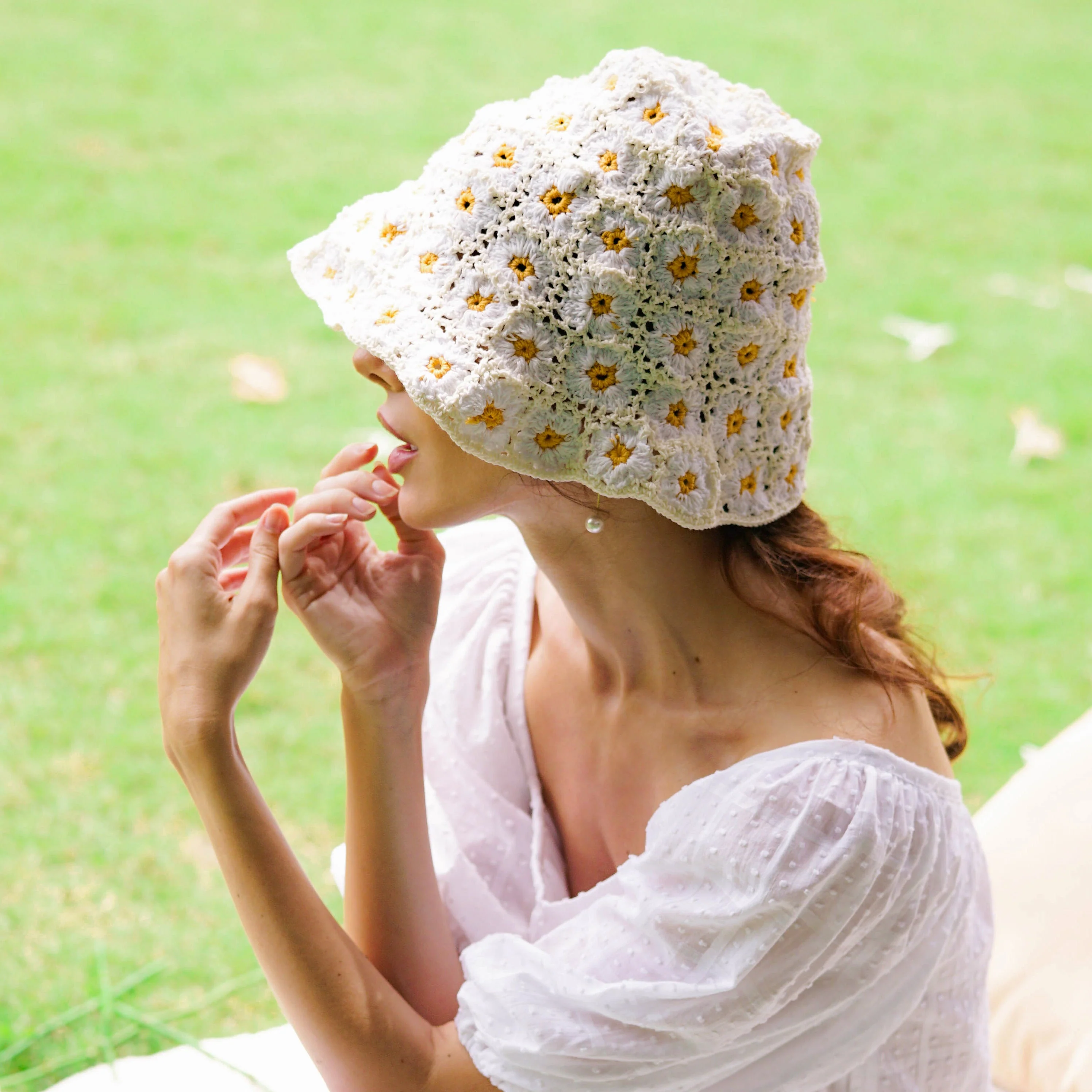 FLORA Crochet Hat In Off White - Image 4
