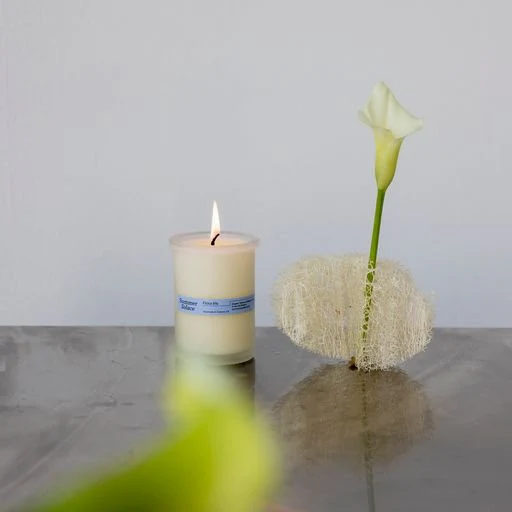 Flora Iris – Tallow Candle with Orris & Palo Santo | 6 oz - Image 5