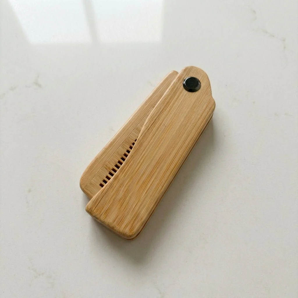 Foldable Bamboo Hair Comb - Image 3