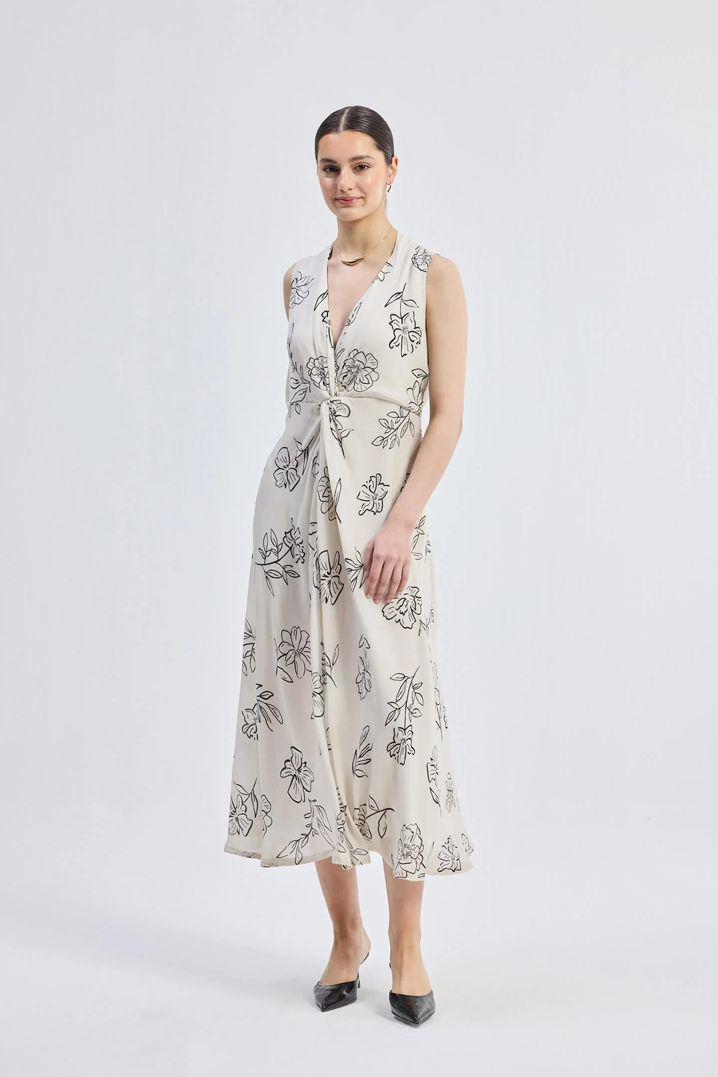 Front Twist Maxi dress in Black Florals