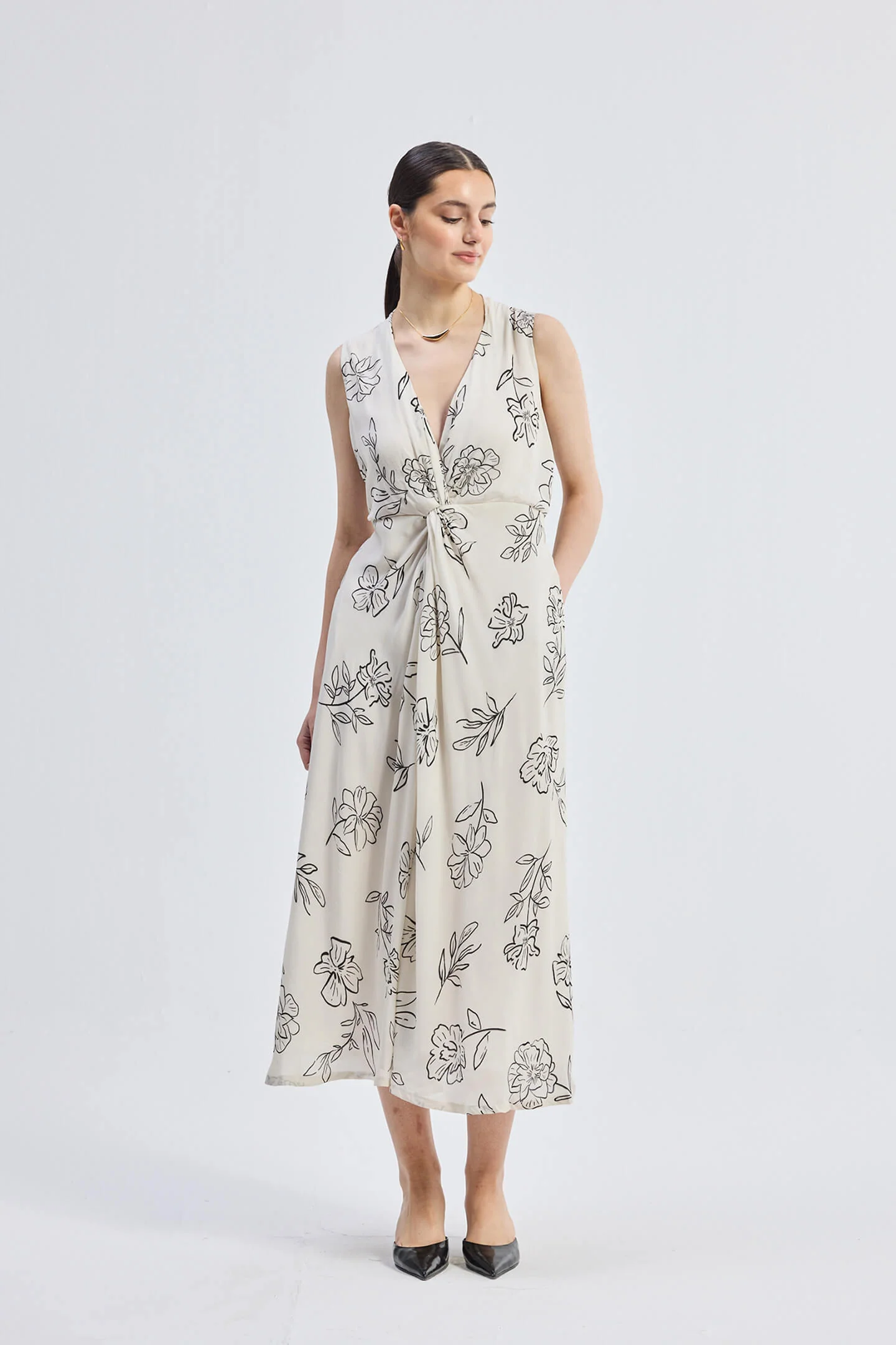 Front Twist Maxi dress in Black Florals - Image 10