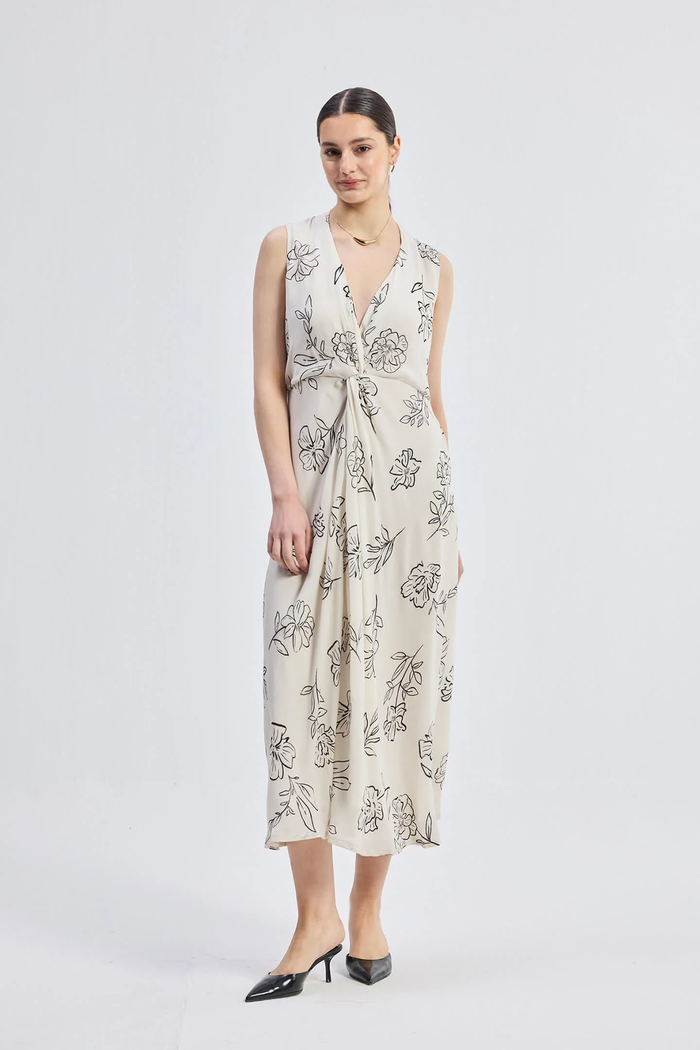 Front Twist Maxi dress in Black Florals - Image 12
