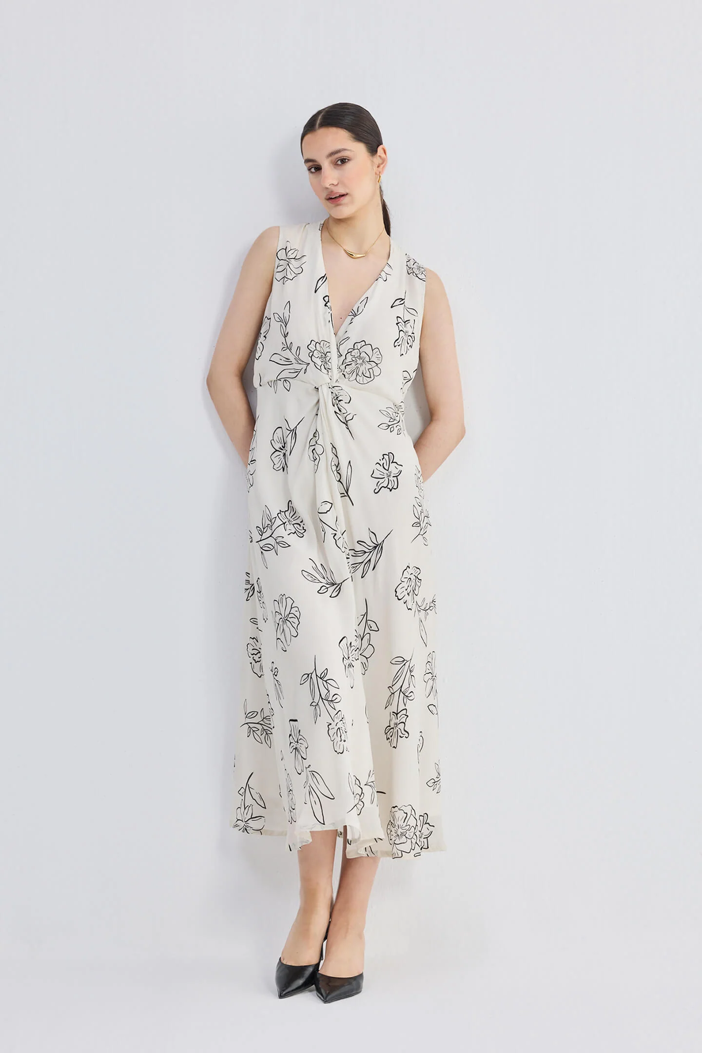 Front Twist Maxi dress in Black Florals - Image 9