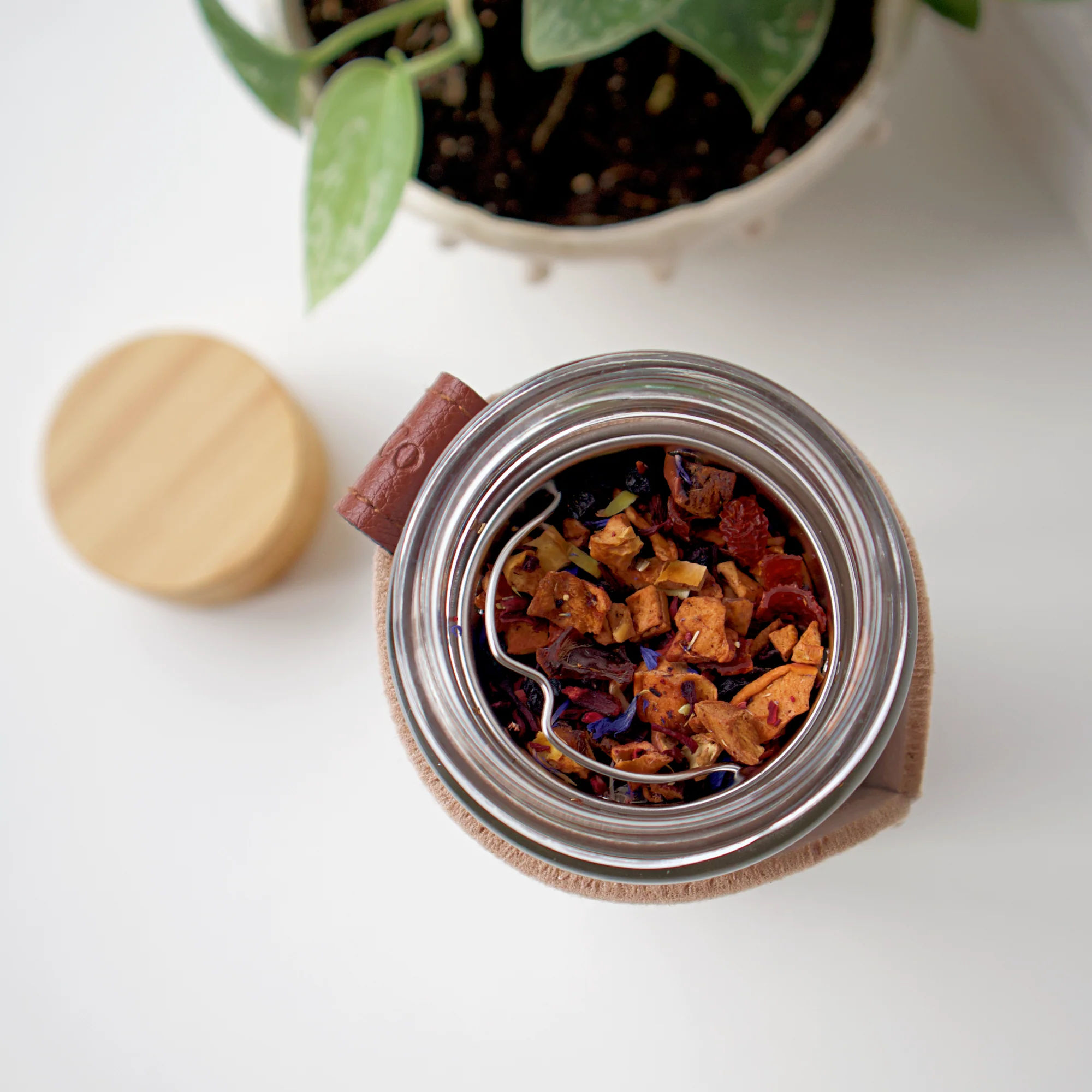 Glass Tea + Coffee Infuser Bottle - Image 3