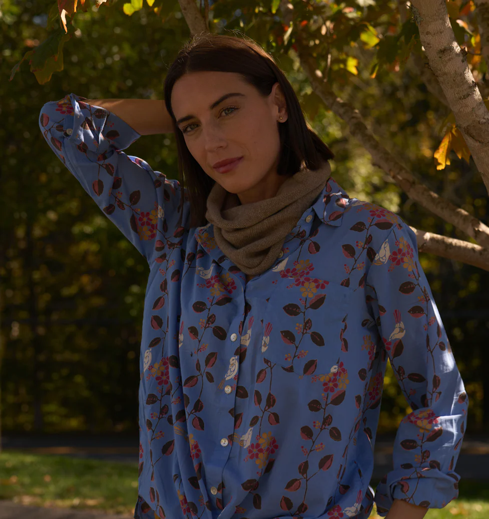 Good Boyfriend Shirt - Birdie On A Vine Cornflower Blue - Image 4