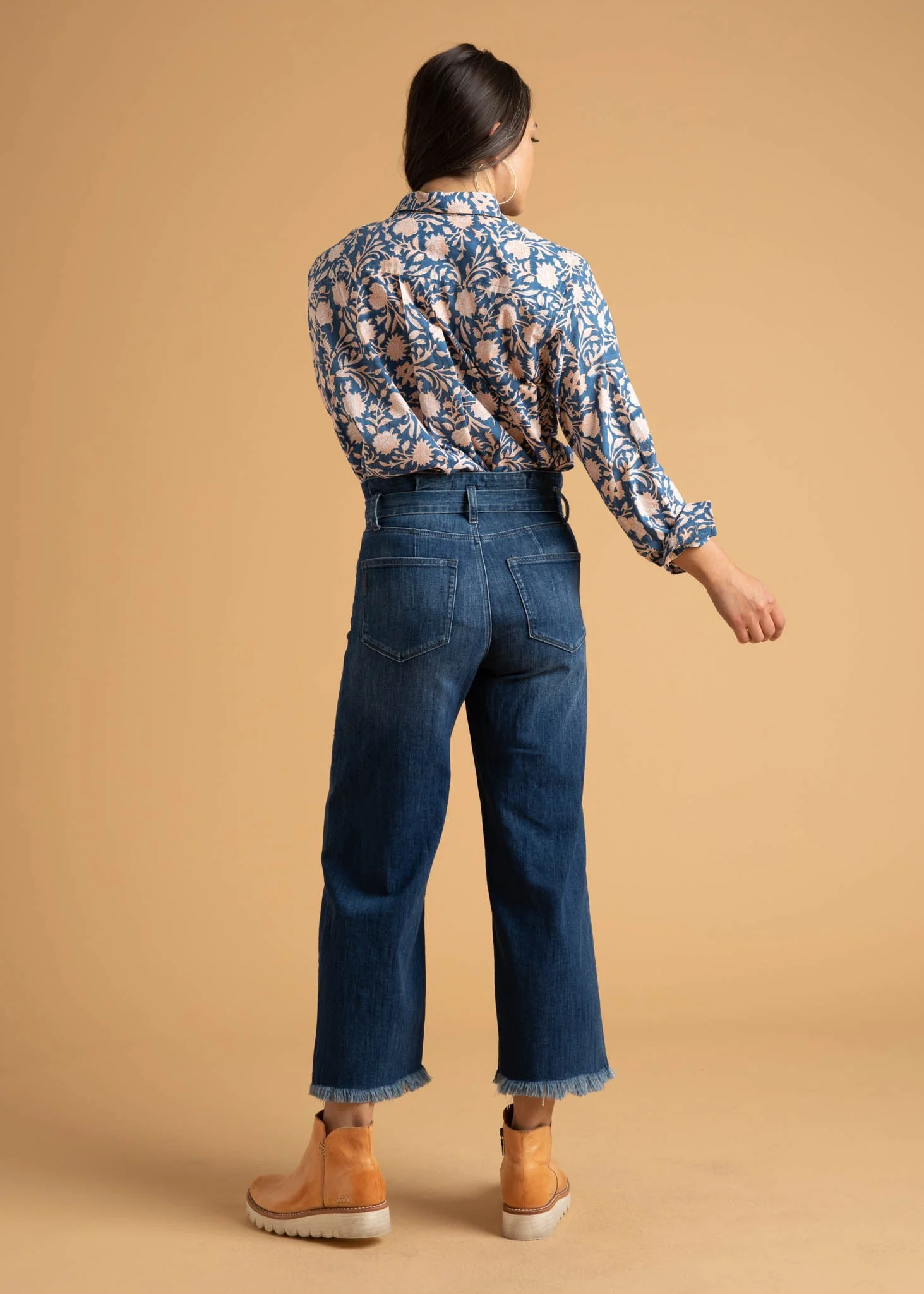 Good Boyfriend Shirt - Floral Escape True Navy & Neon Peach - Image 11