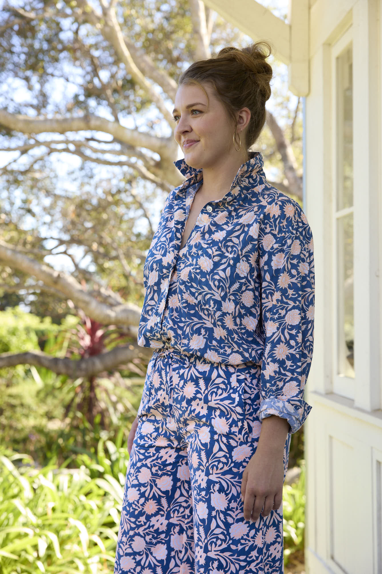 Good Boyfriend Shirt - Floral Escape True Navy & Neon Peach - Image 2