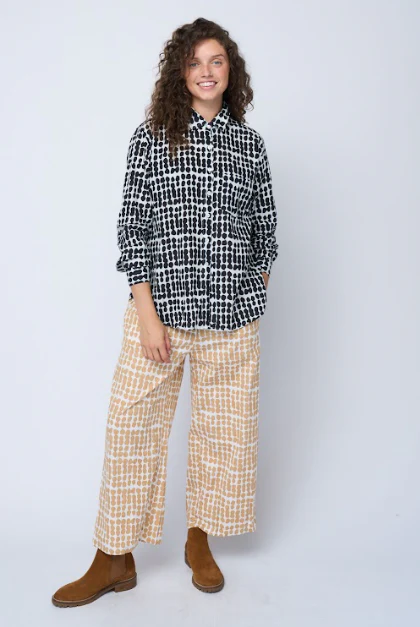 Good Boyfriend Shirt - Messy Dots Black - Image 15