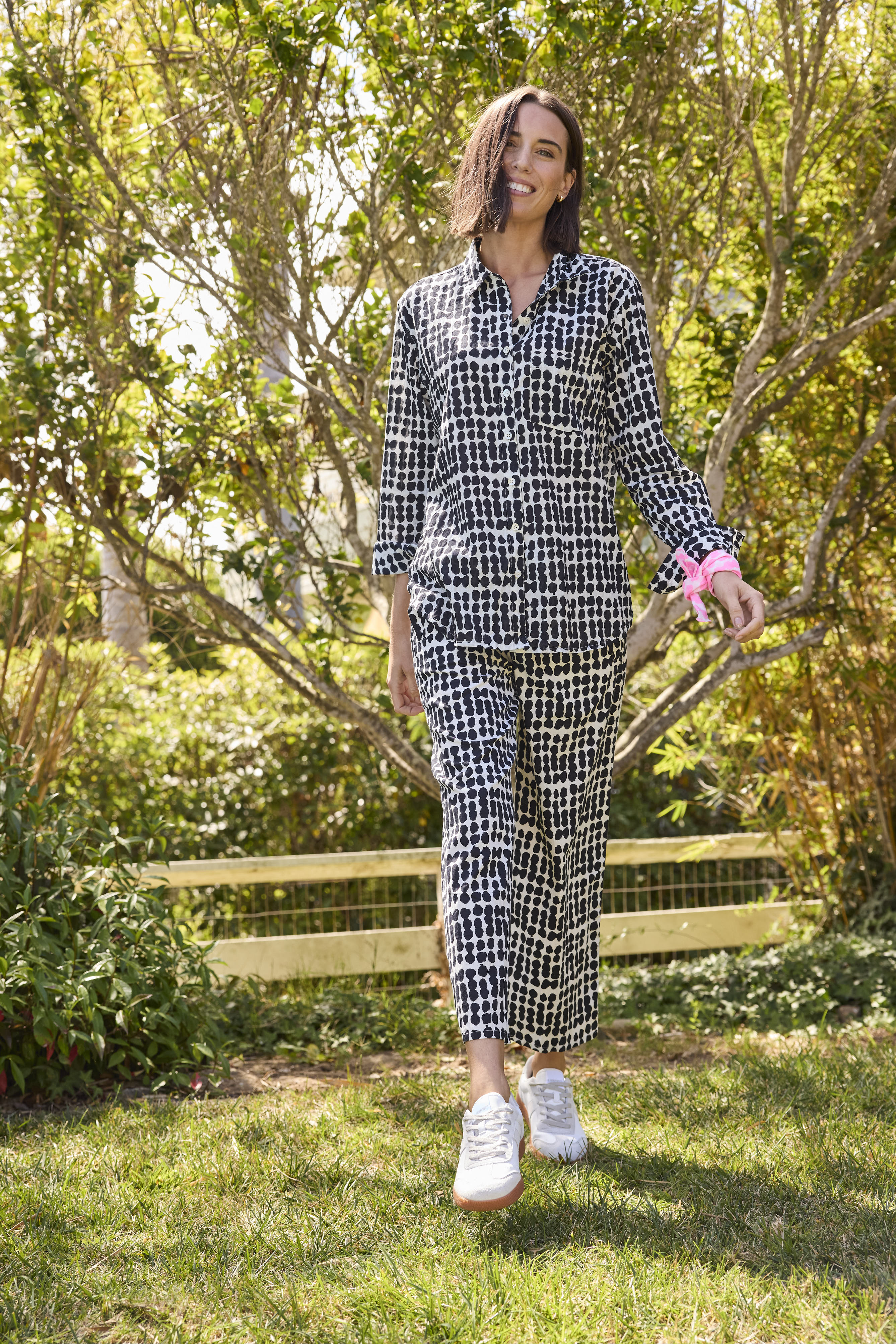 Good Boyfriend Shirt - Messy Dots Black - Image 4