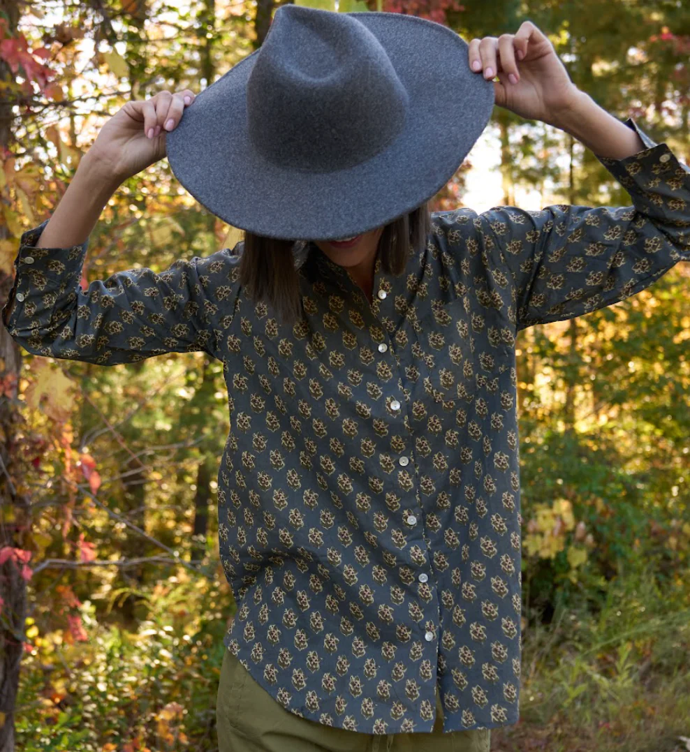Good Boyfriend Shirt - Rockport Floral Charcoal - Image 2