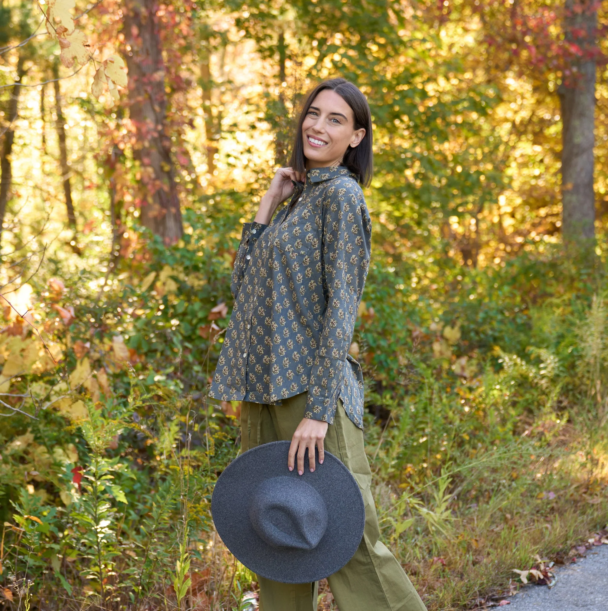 Good Boyfriend Shirt - Rockport Floral Charcoal - Image 3