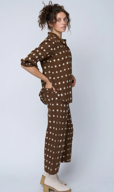 Good Boyfriend Shirt with Mandarin Collar - Ikat Squares Mocha - Image 5