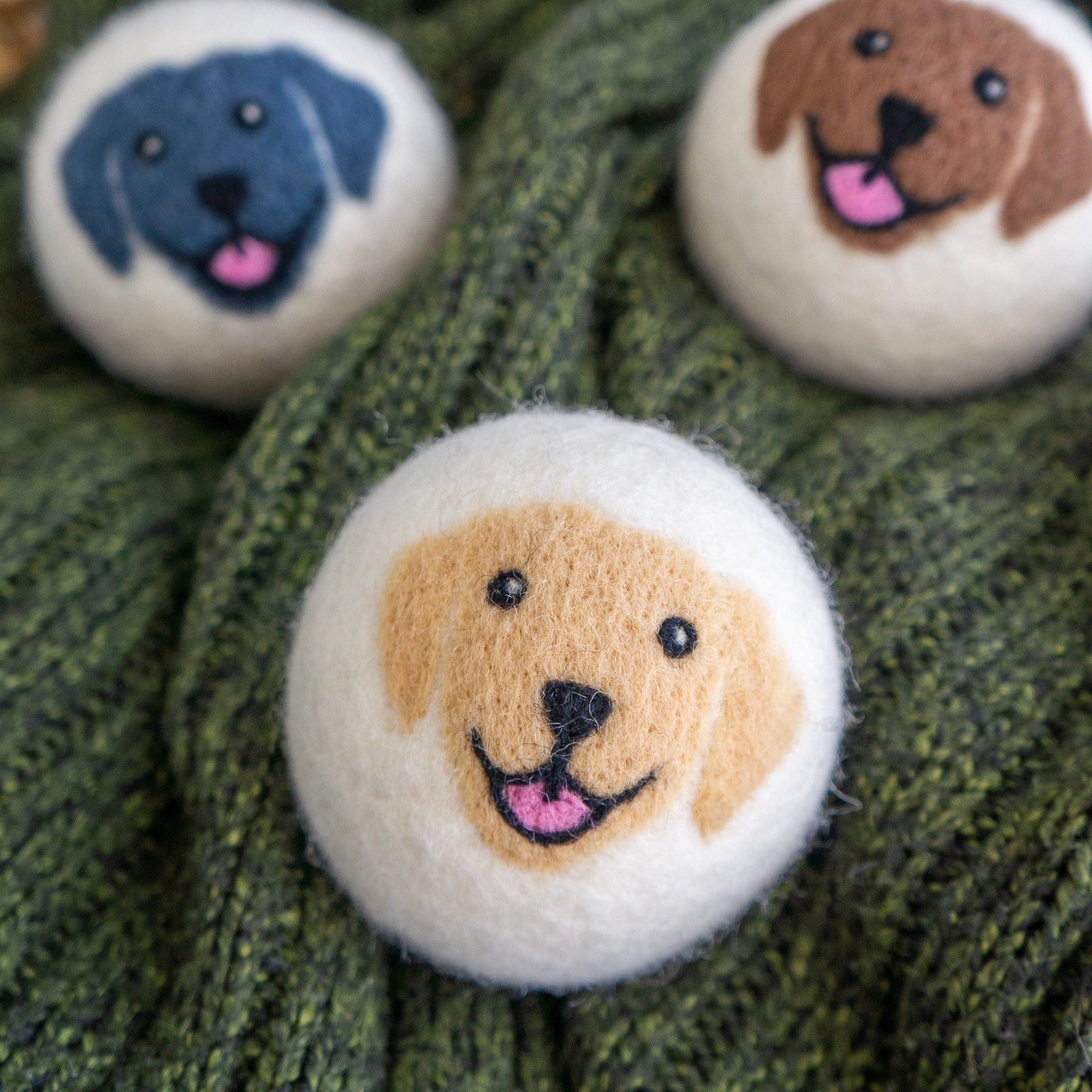 Happy Dogs - Image 3