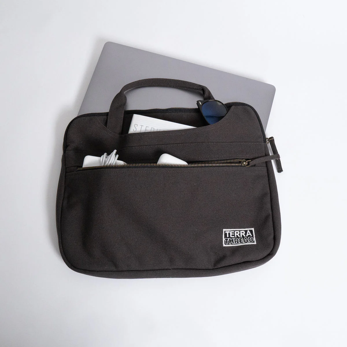 Hasta Laptop Sleeve with handles - Image 10