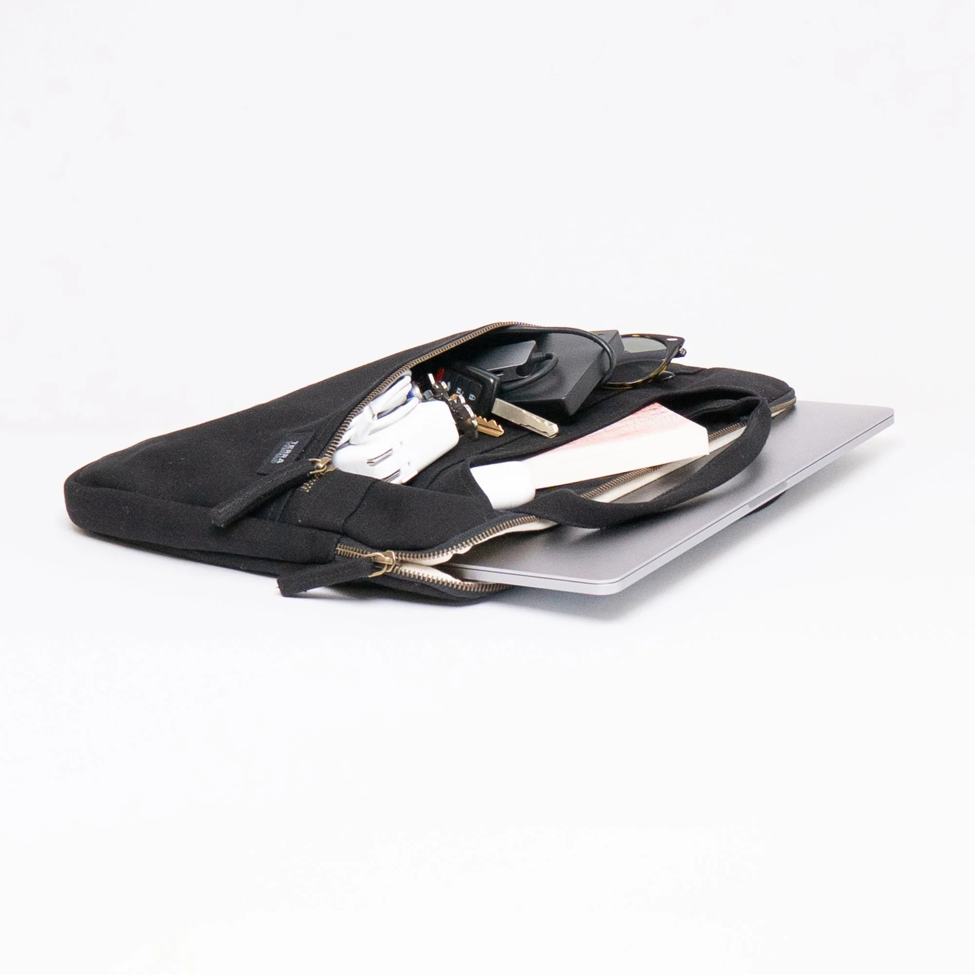 Hasta Laptop Sleeve with handles - Image 27