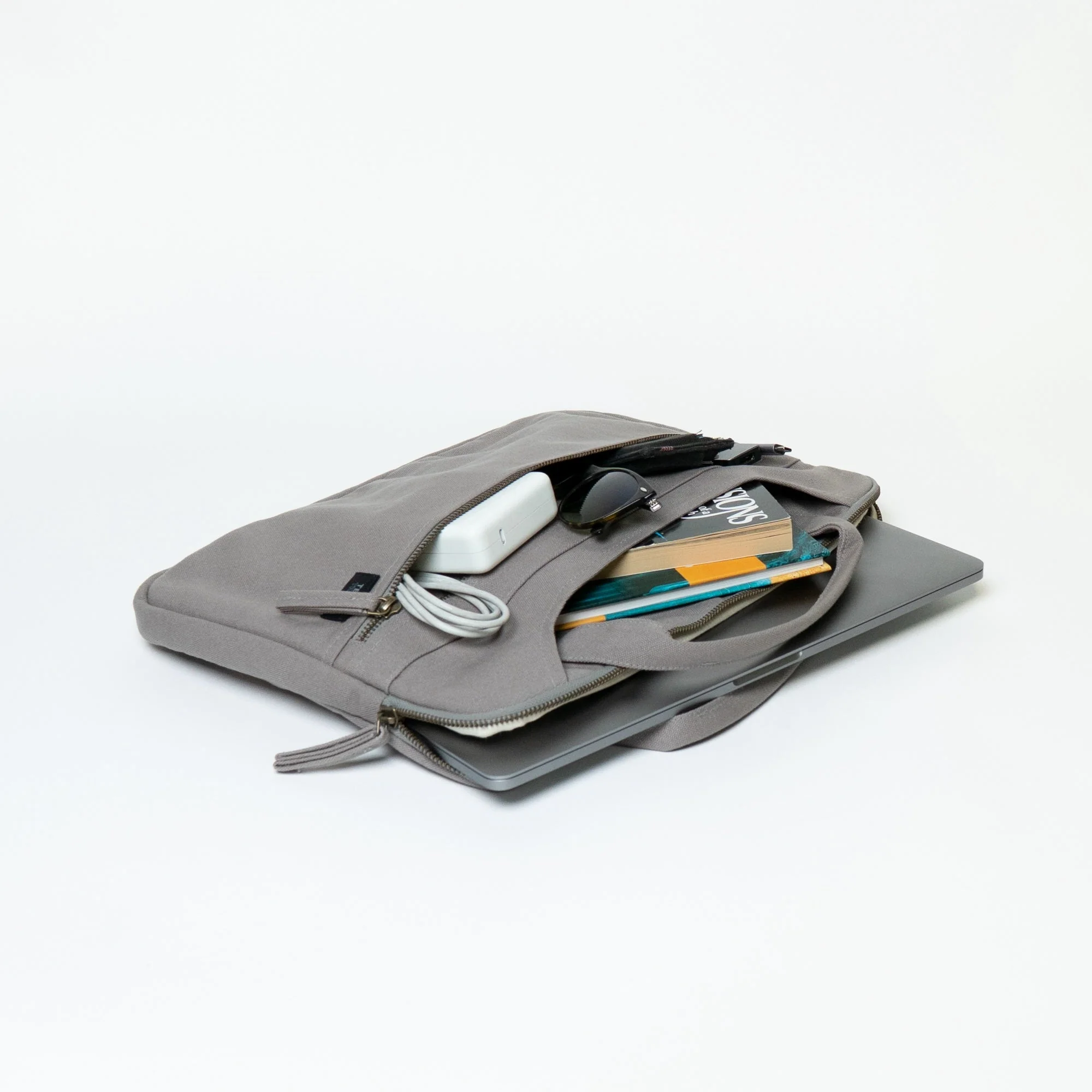 Hasta Laptop Sleeve with handles - Image 37
