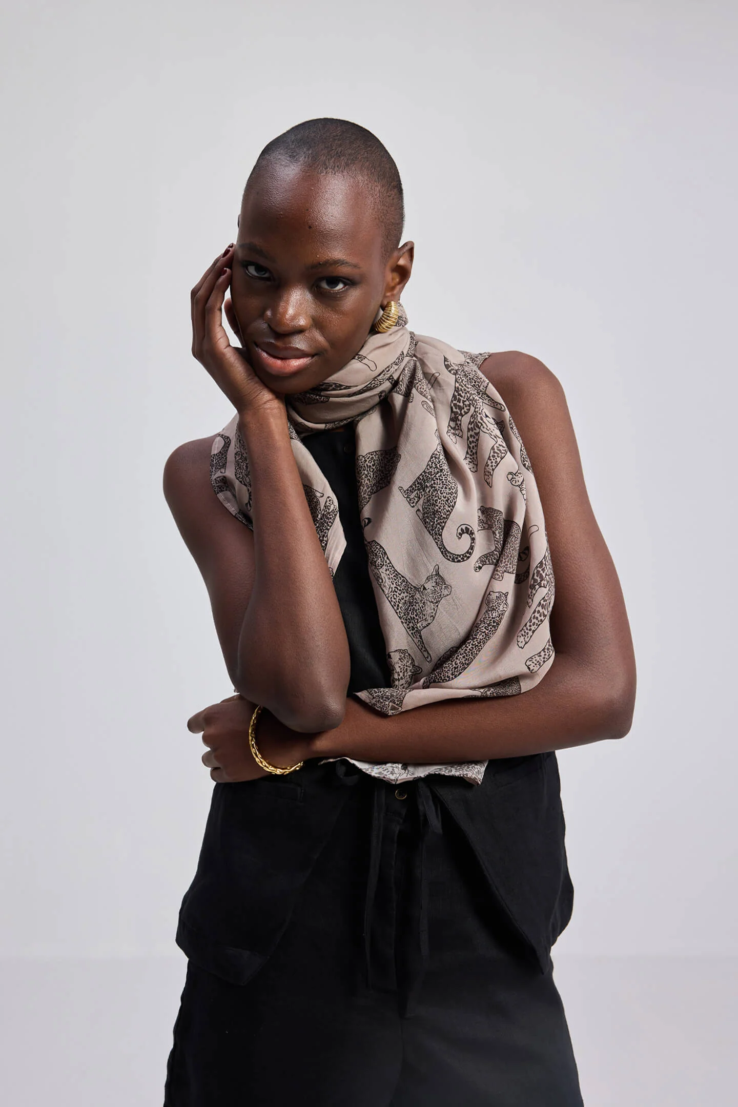 Hemp Vest Jacket in Black - Image 11