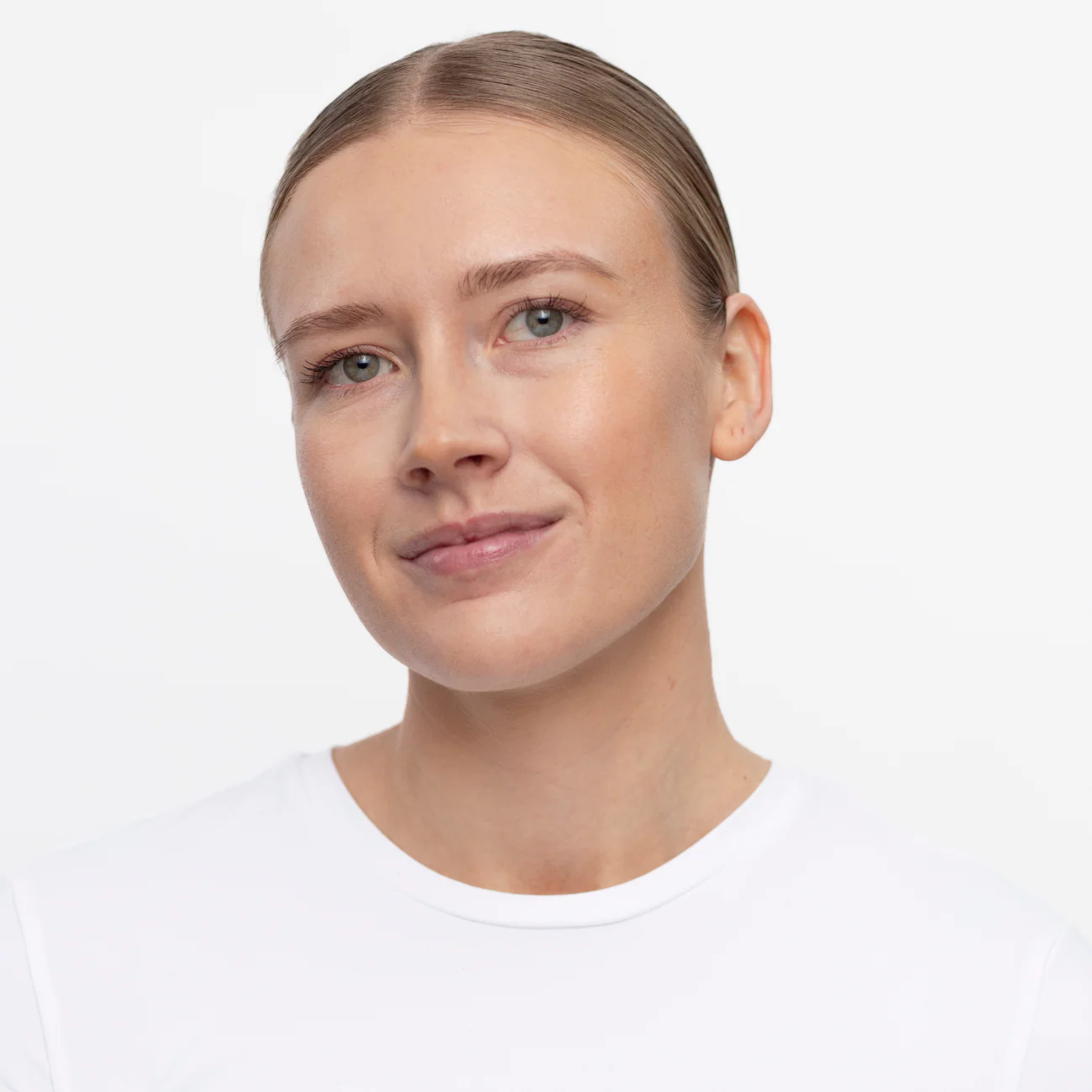 Hydra Soft Mineral Foundation - Image 35