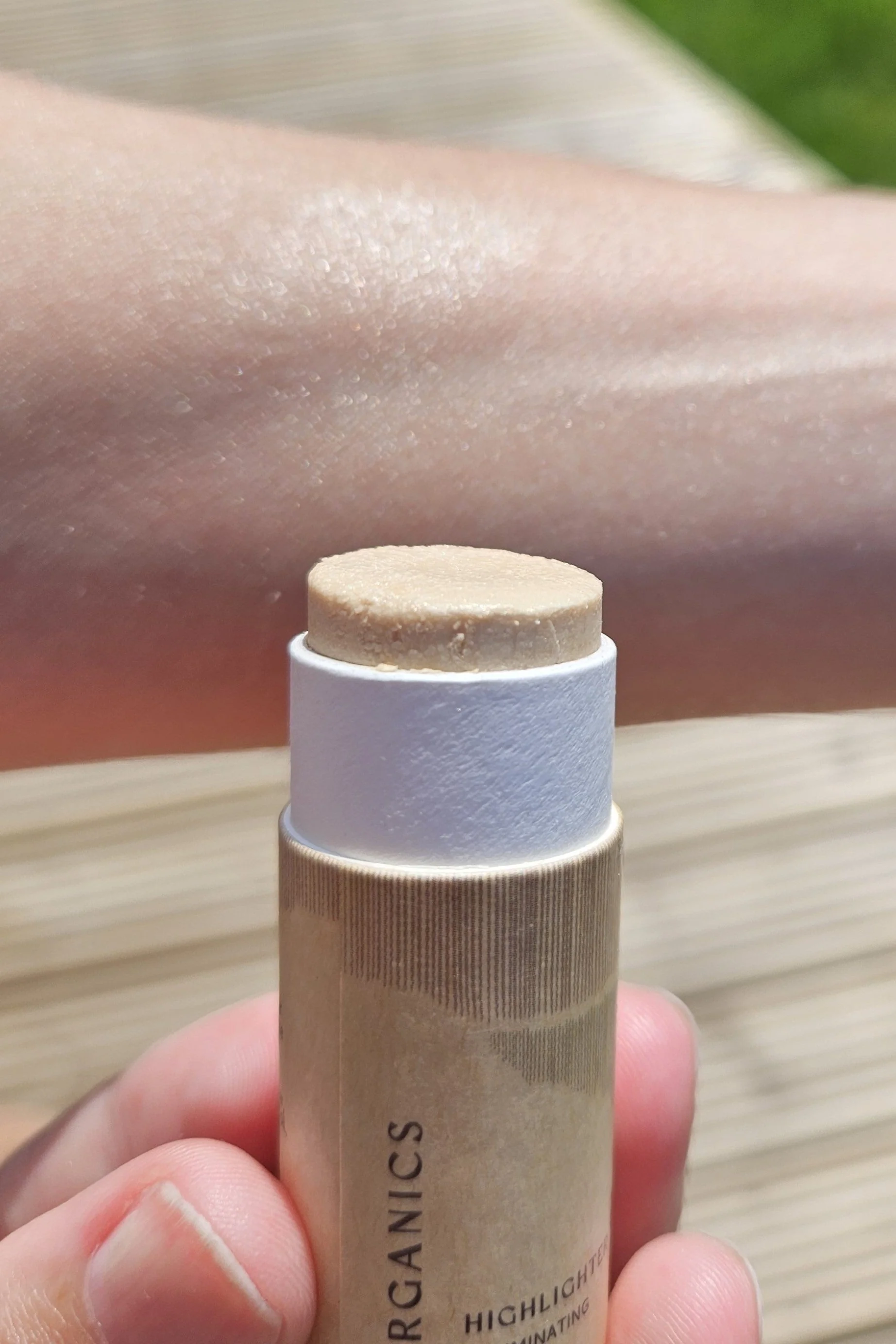Illumi Cream Vegan Highlighter Stick - Image 10