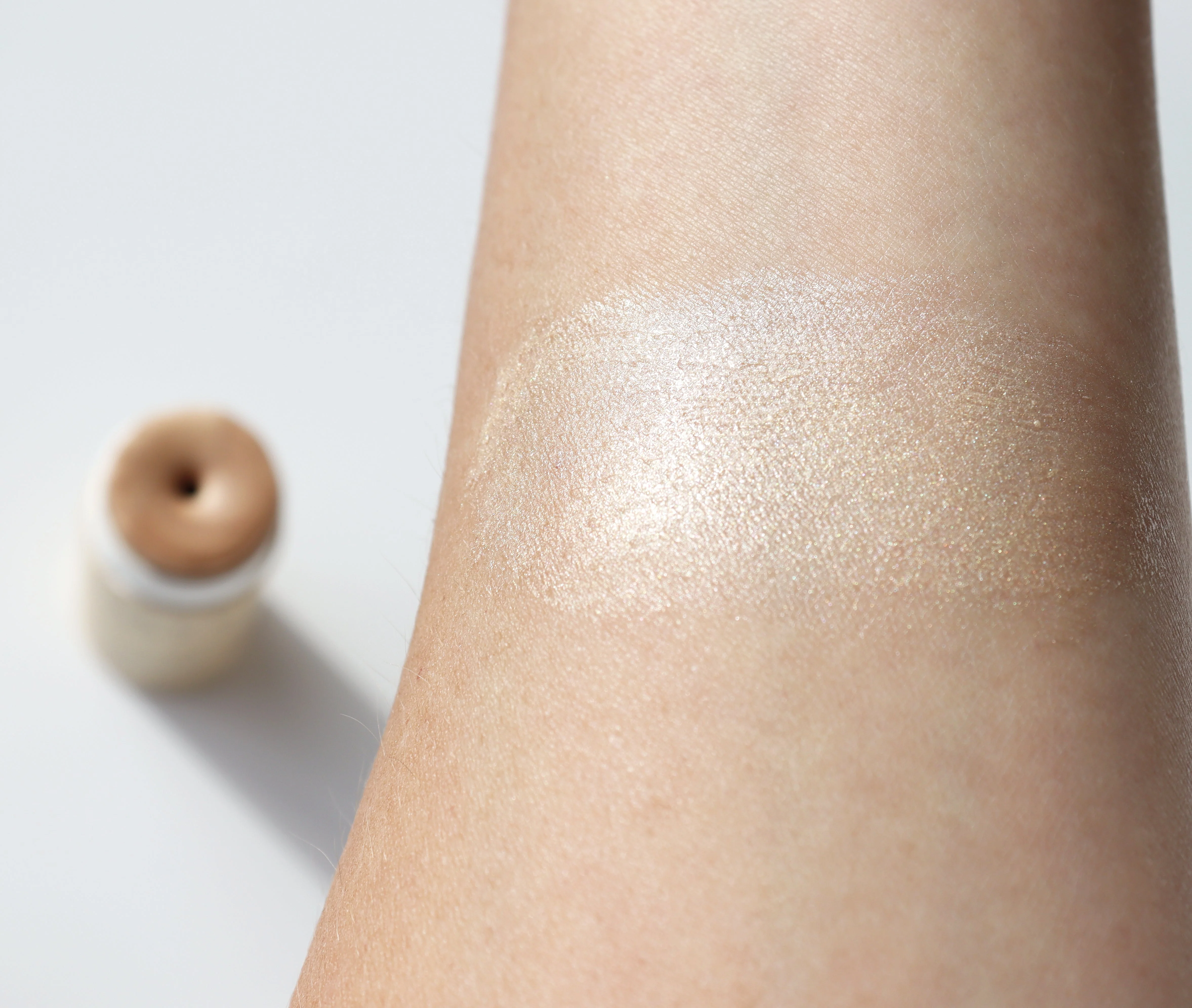 Illumi Cream Vegan Highlighter Stick - Image 3