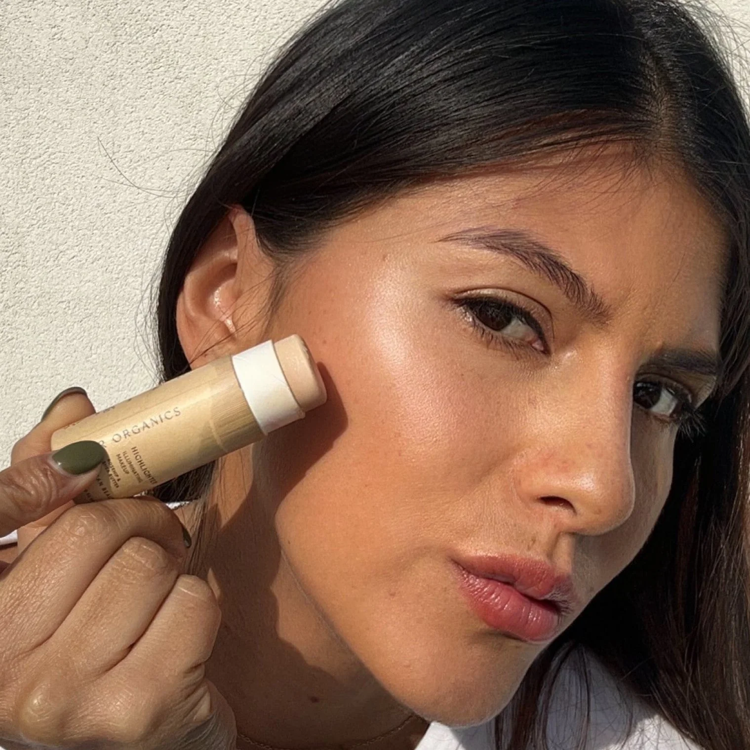 Illumi Cream Vegan Highlighter Stick - Image 4